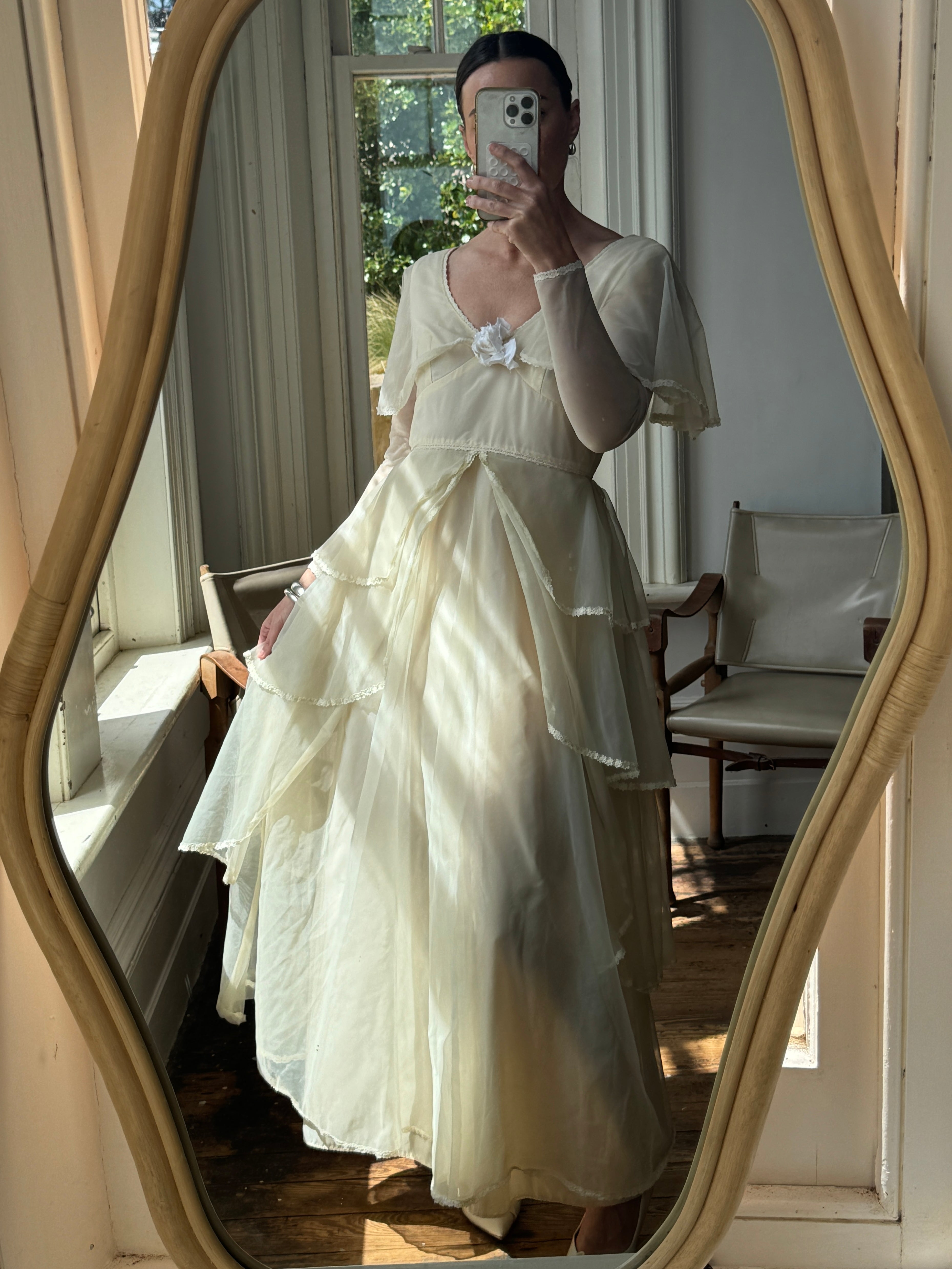Vintage 60s Tiered Waterfall Wedding Dress Creme