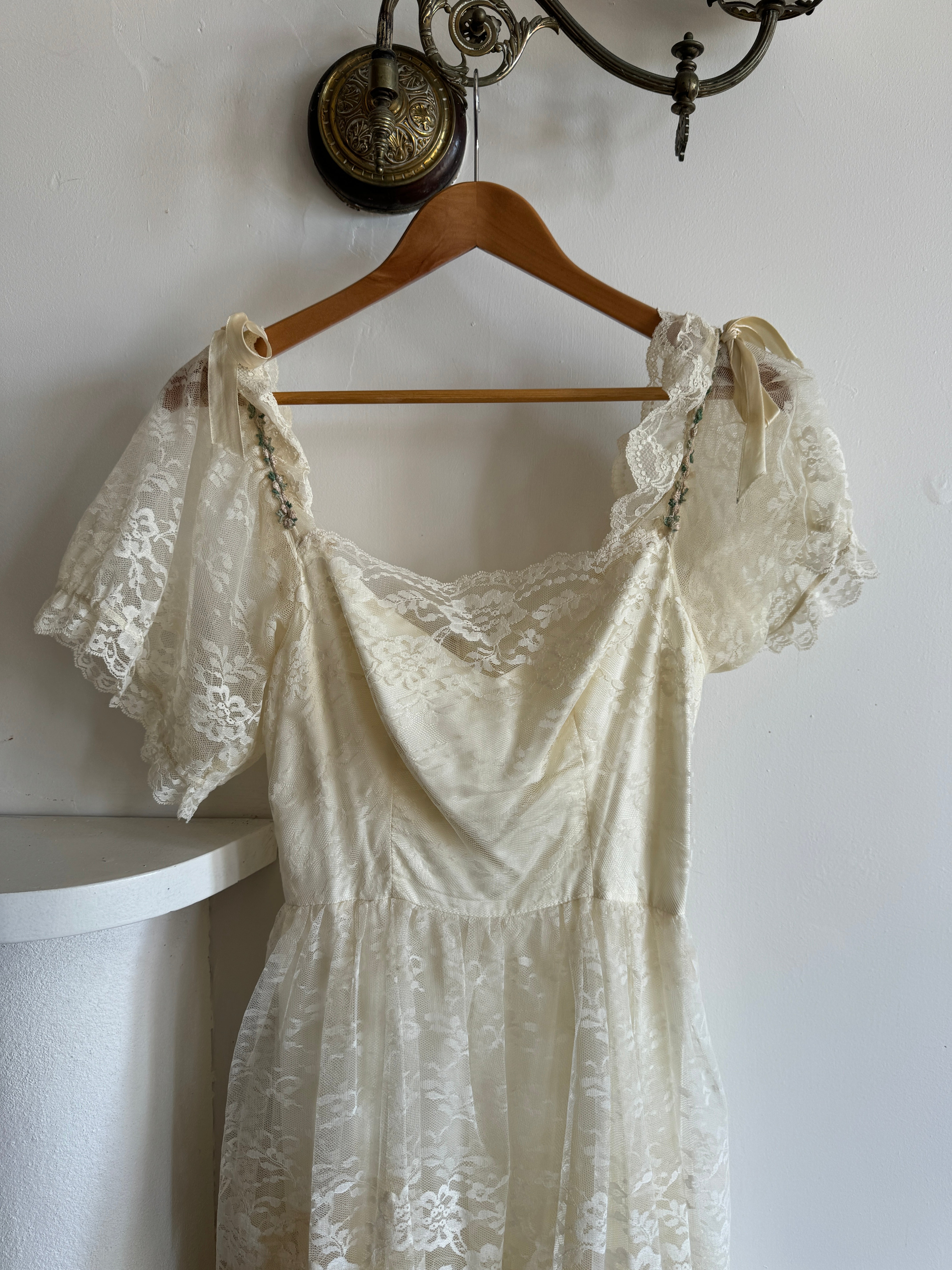 Vintage 70s Tiered Lace Wedding Dress With Bows