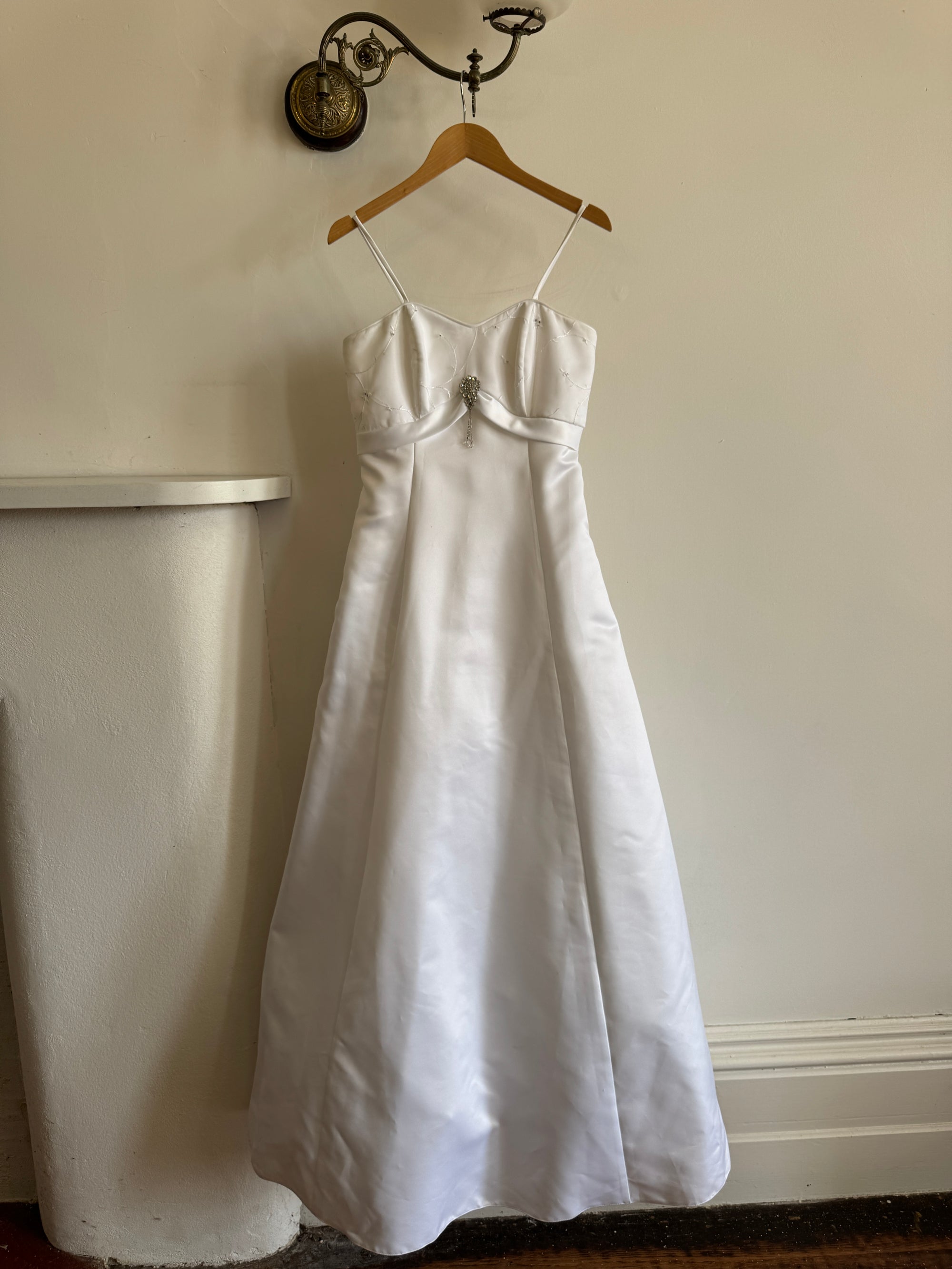 Vintage 90s A-Line Satin Wedding Dress with Rhinestone Pendant