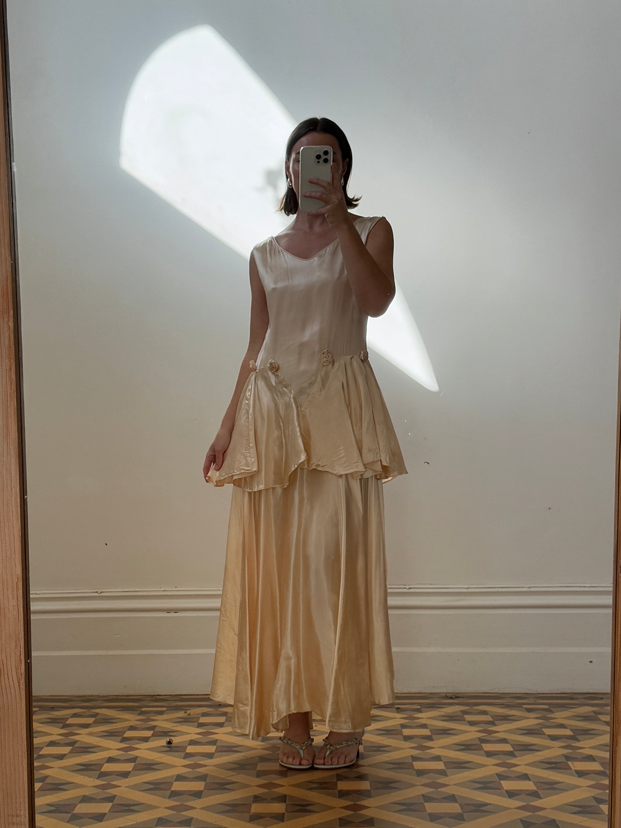 Vintage 20s Flapper Champagne Wedding Dress With Rosettes