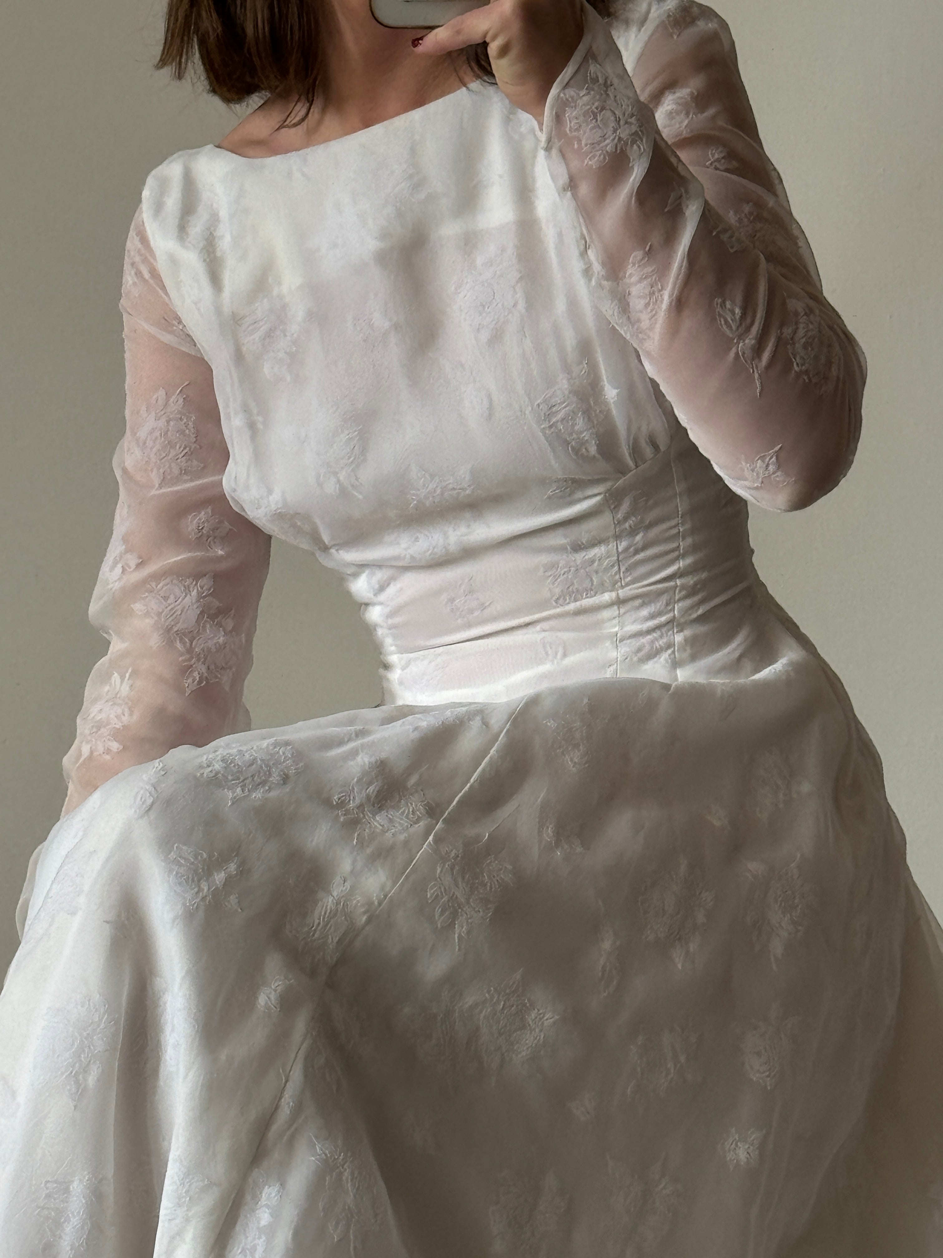 Vintage 50s Flocked Velvet Jacquard Wedding Gown with Bow Train