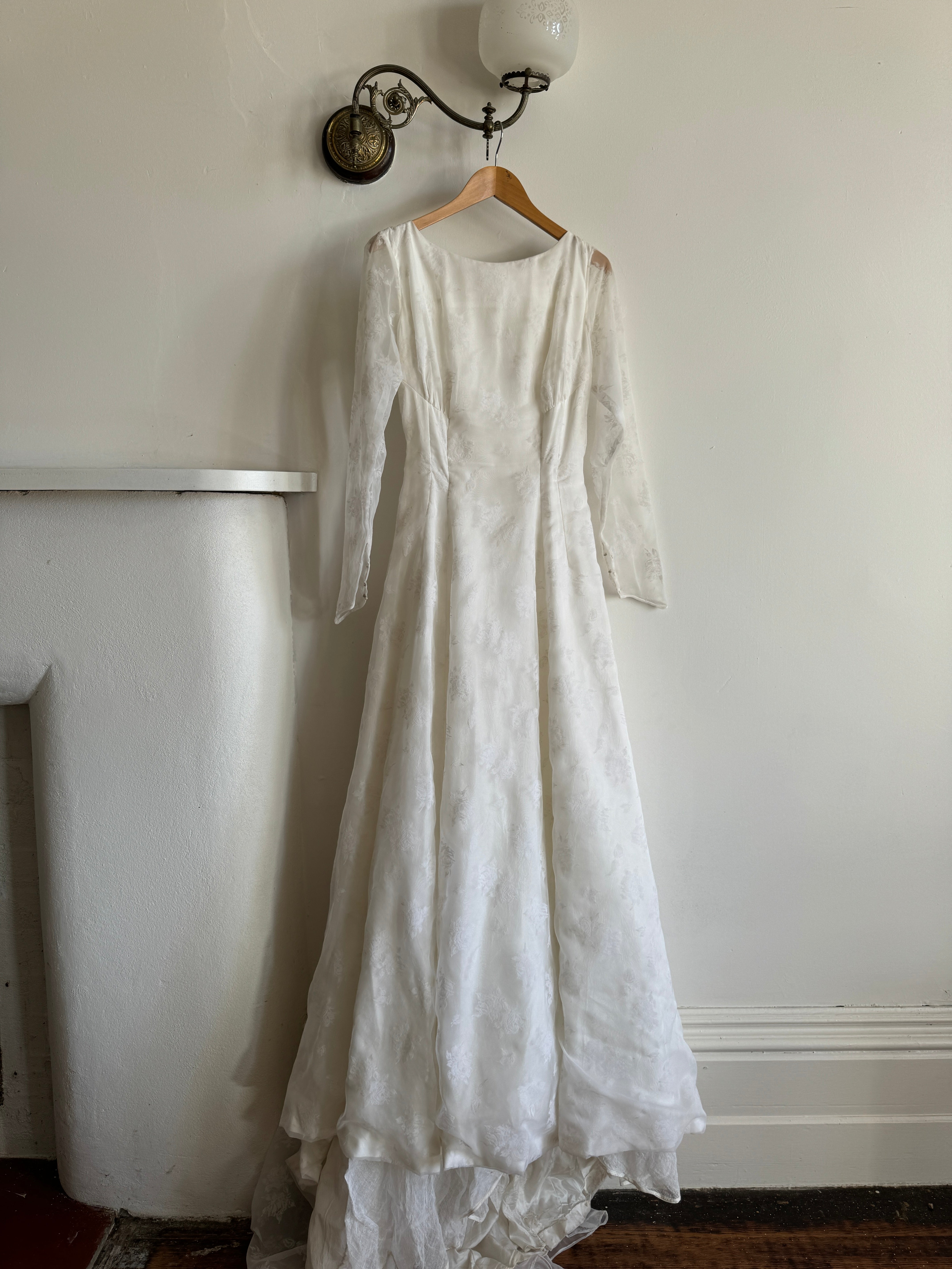 Vintage 50s Flocked Velvet Jacquard Wedding Gown with Bow Train
