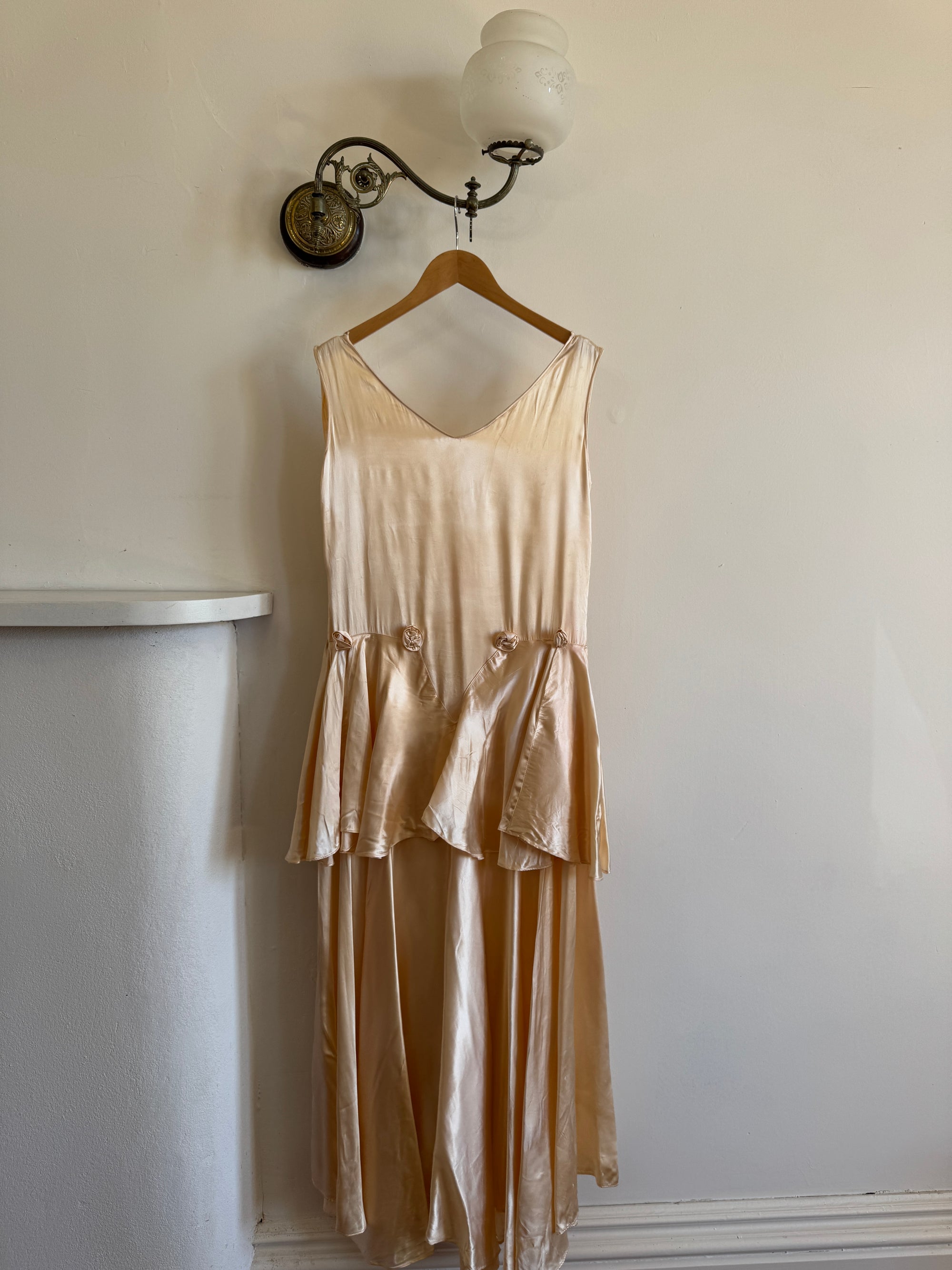 Vintage 20s Flapper Champagne Wedding Dress With Rosettes