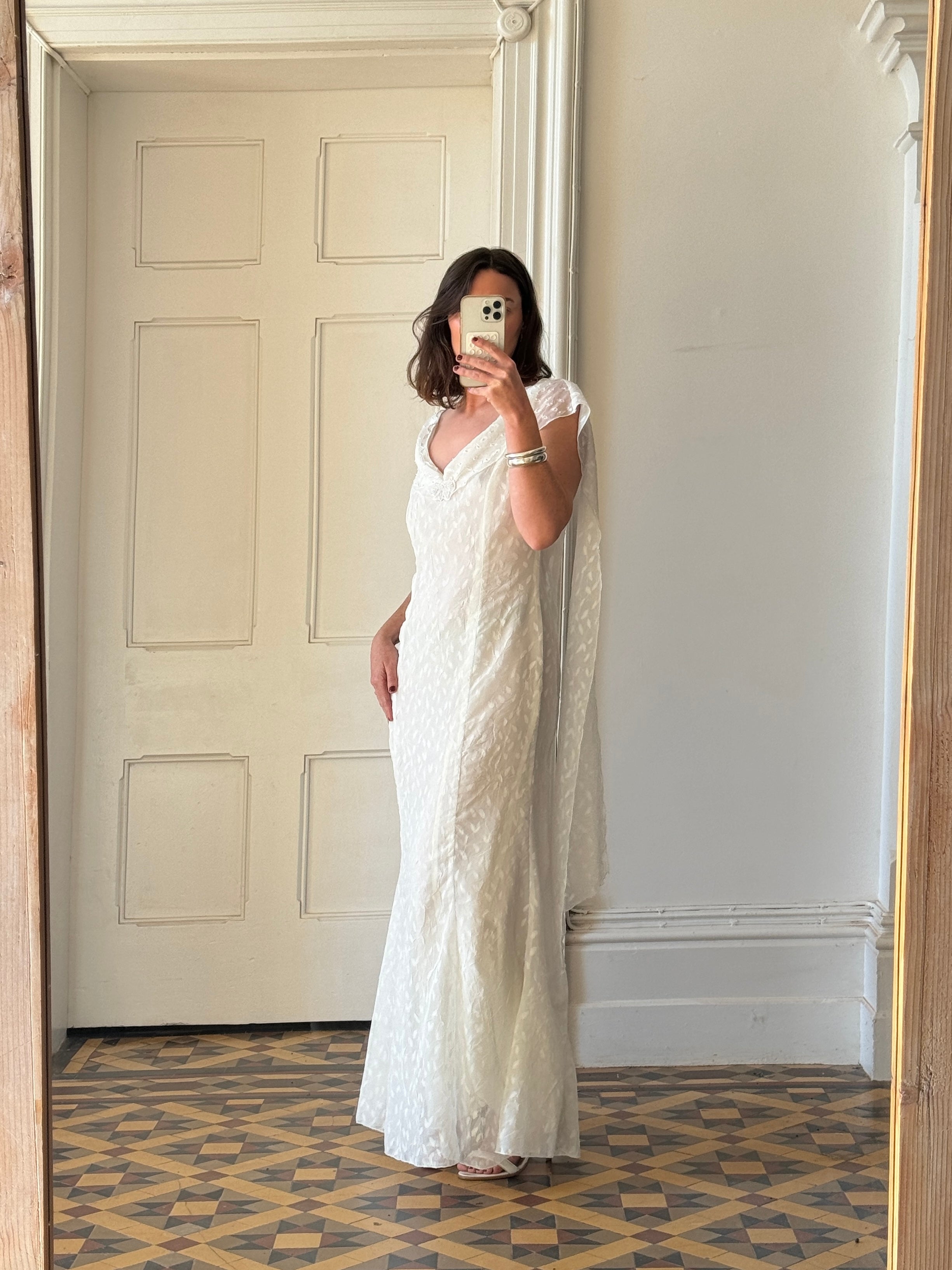 Vintage V Neck Sheer Vine Wedding Dress