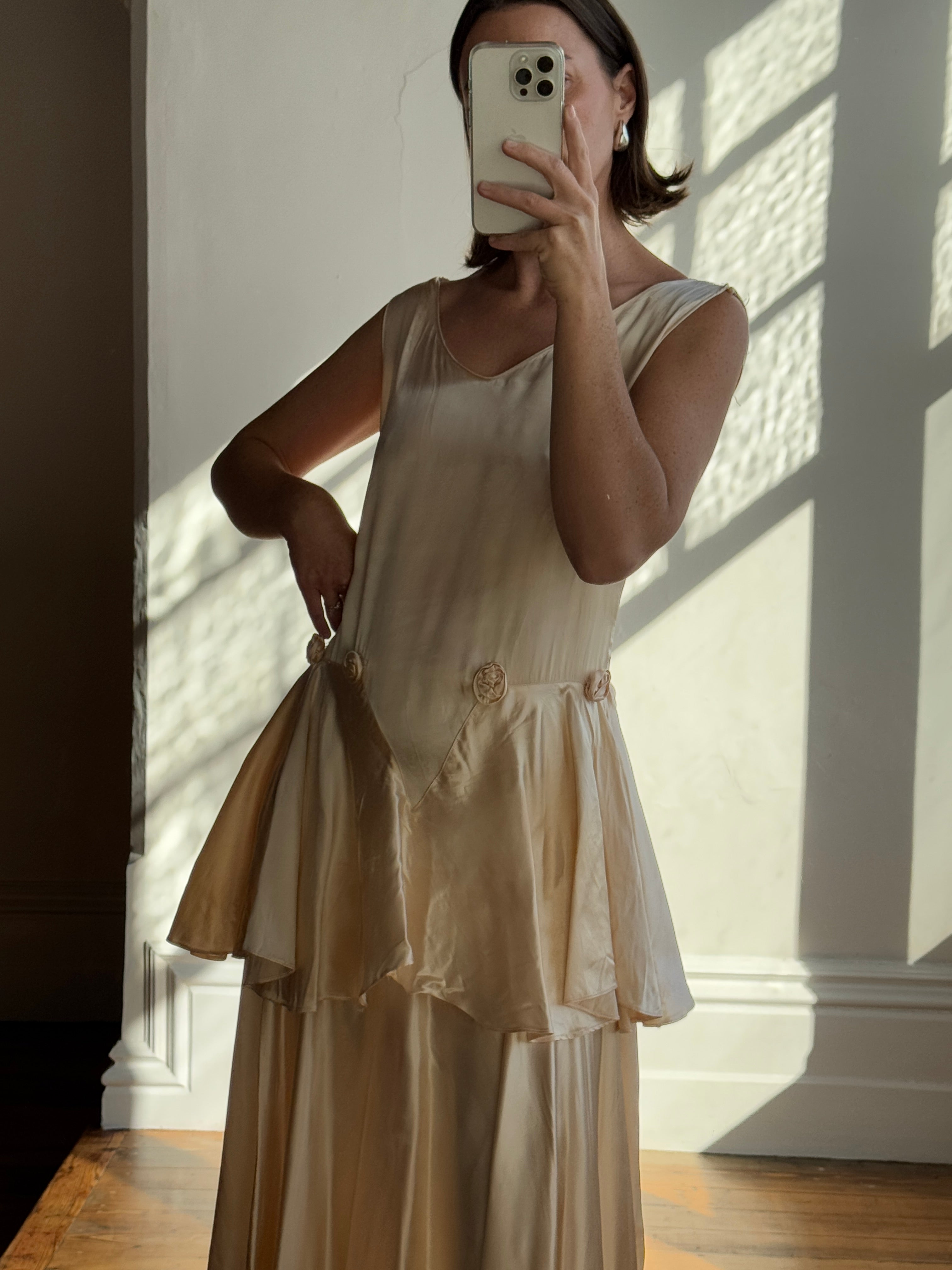 Vintage 20s Flapper Champagne Wedding Dress With Rosettes