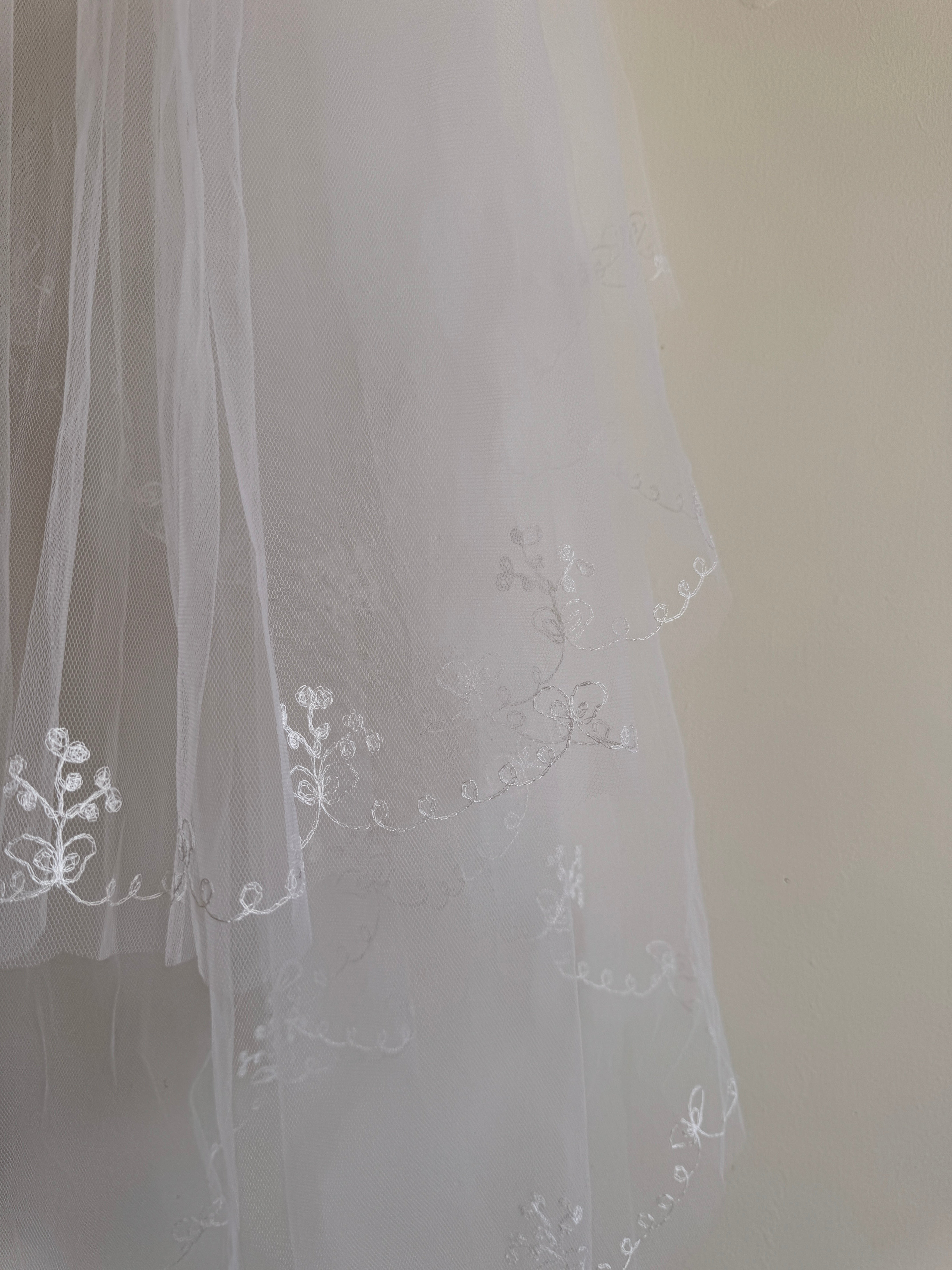 Vintage Single Layer Tulle Veiled Veil With Embroidered Edging