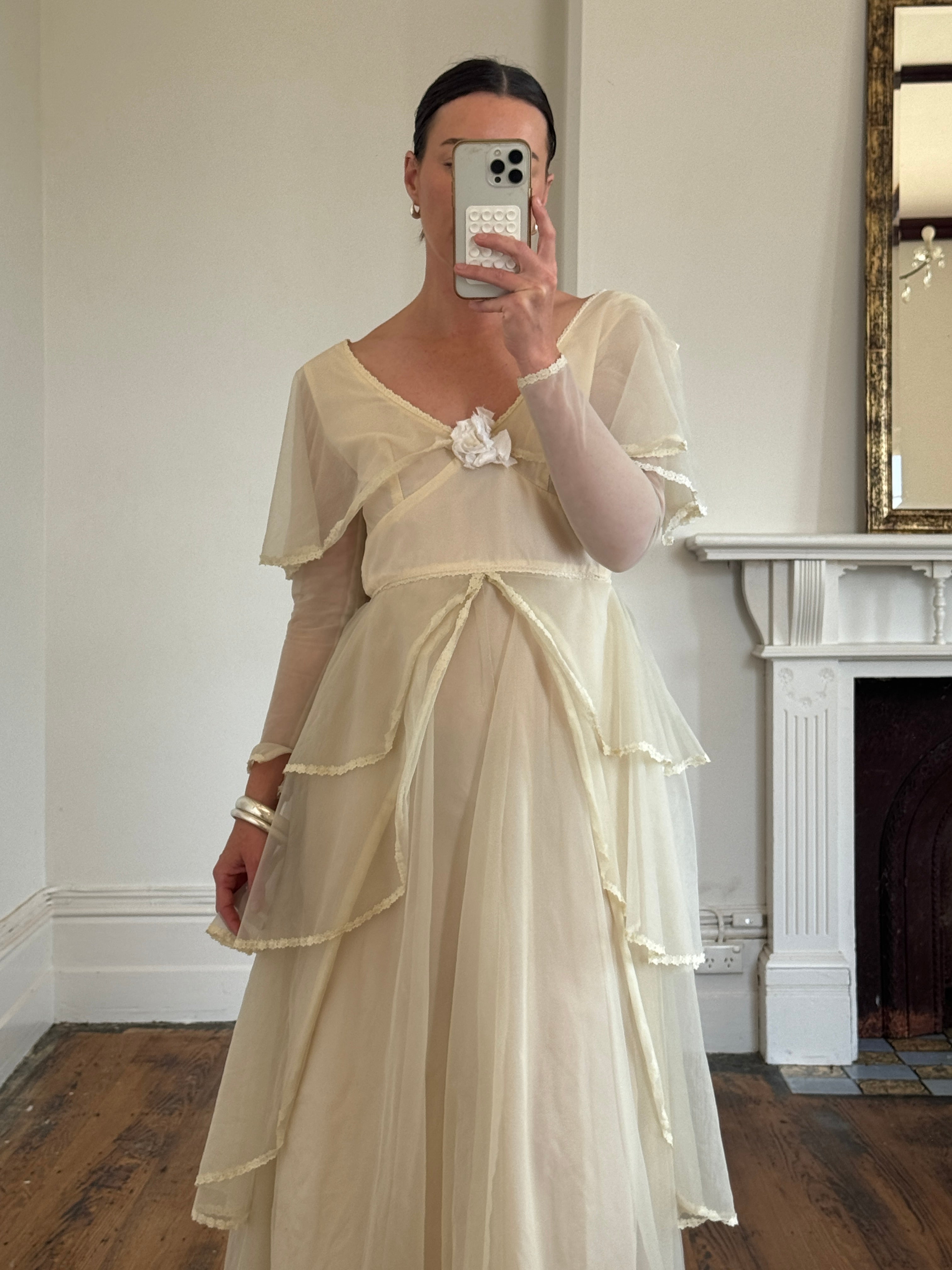 Vintage 60s Tiered Waterfall Wedding Dress Creme