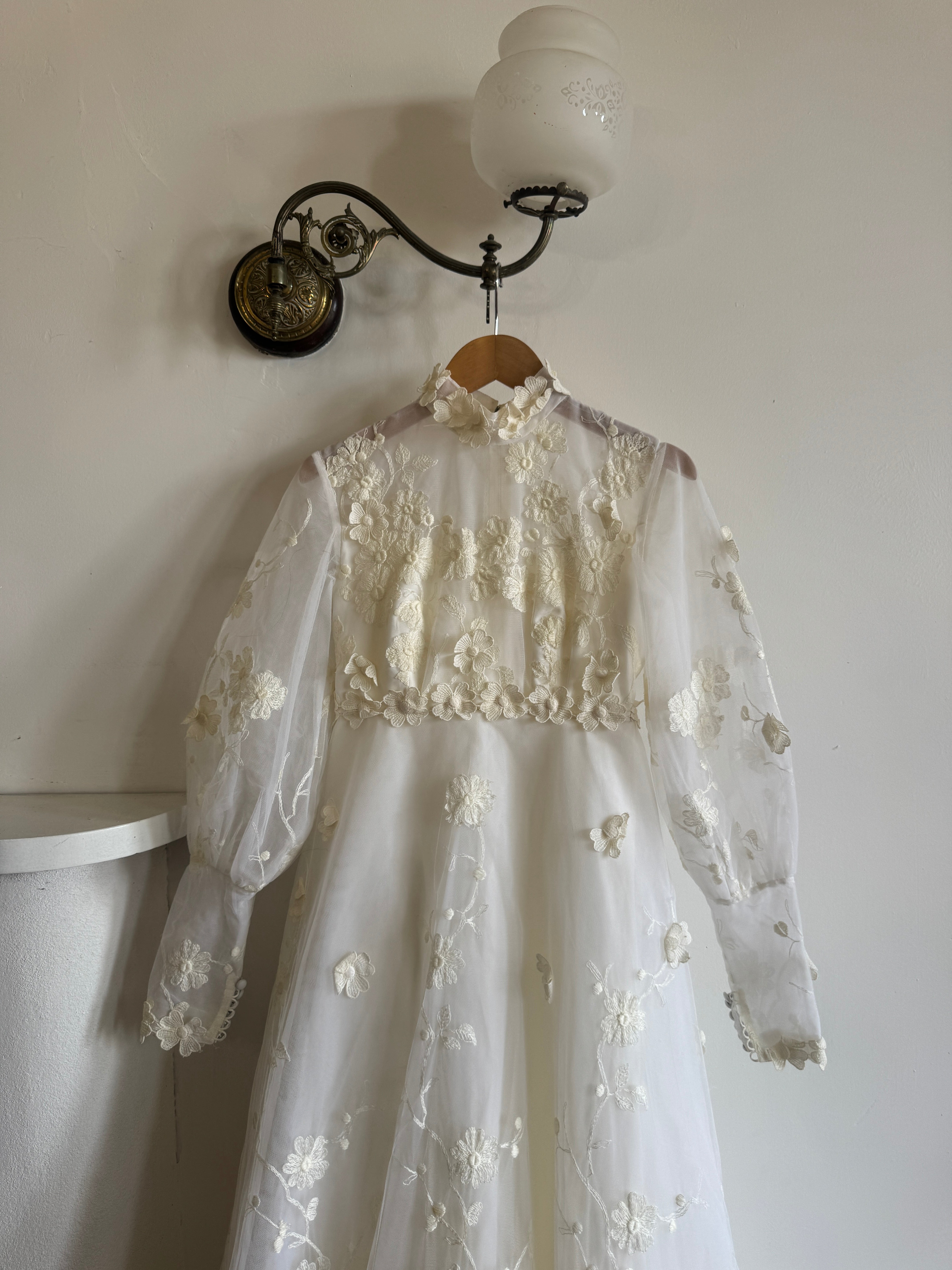 Vintage 60s 3D Creme Floral Applique Wedding Dress