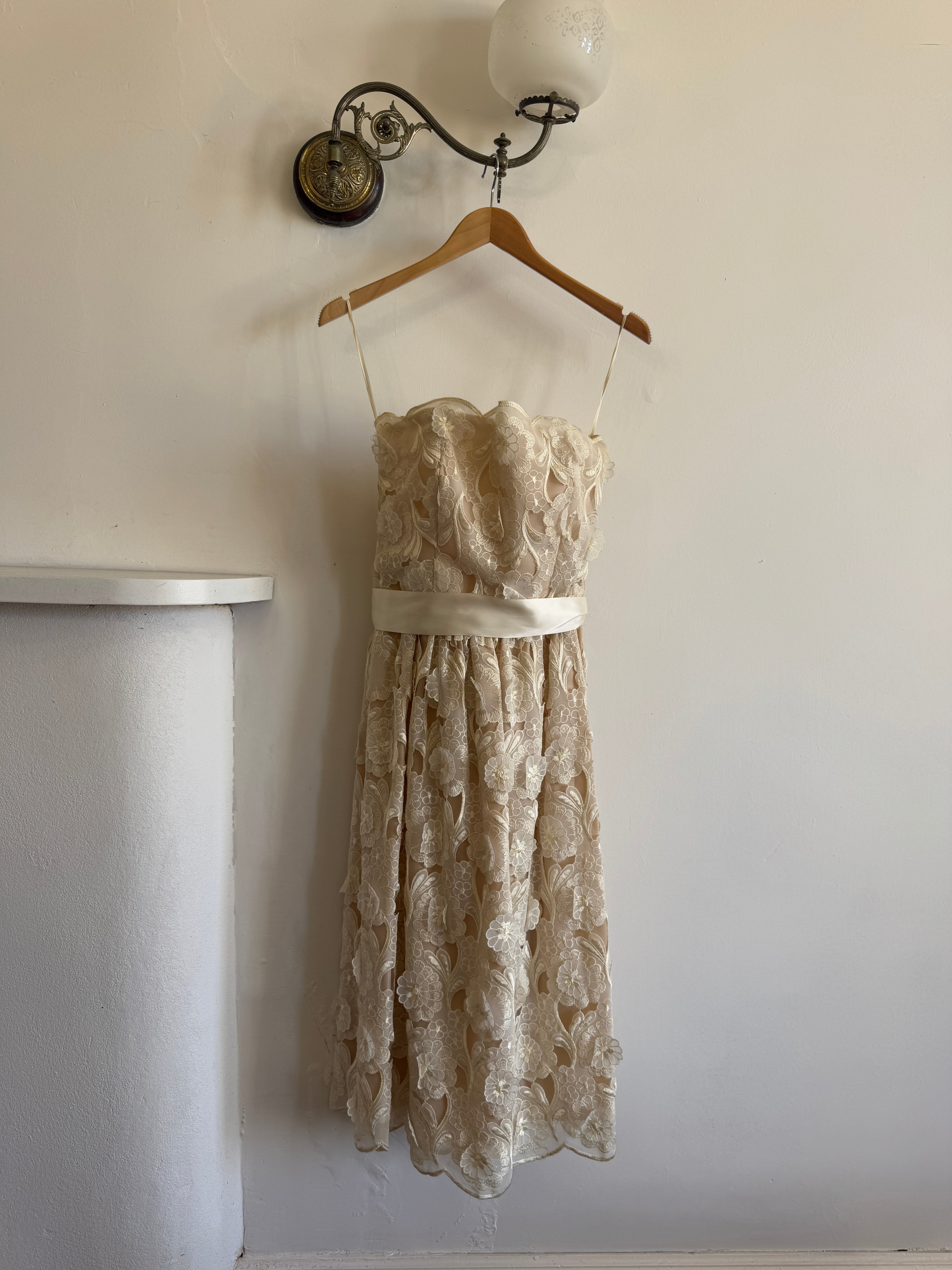 Vintage 70s Victor Costa 3D Lace Column Dress Creme