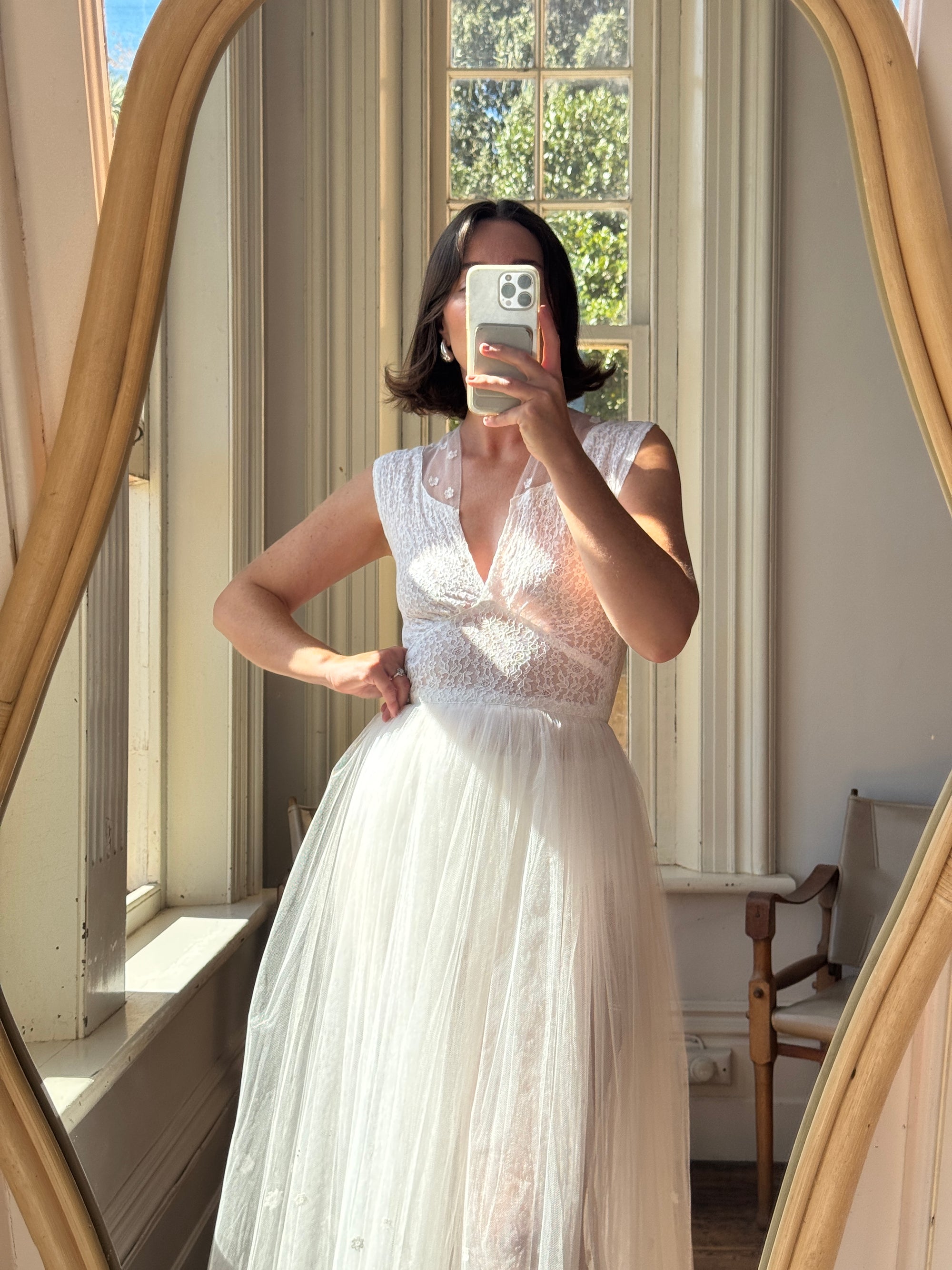 Vintage 40s Tulle Lace V Neck Daisy Wedding Dress