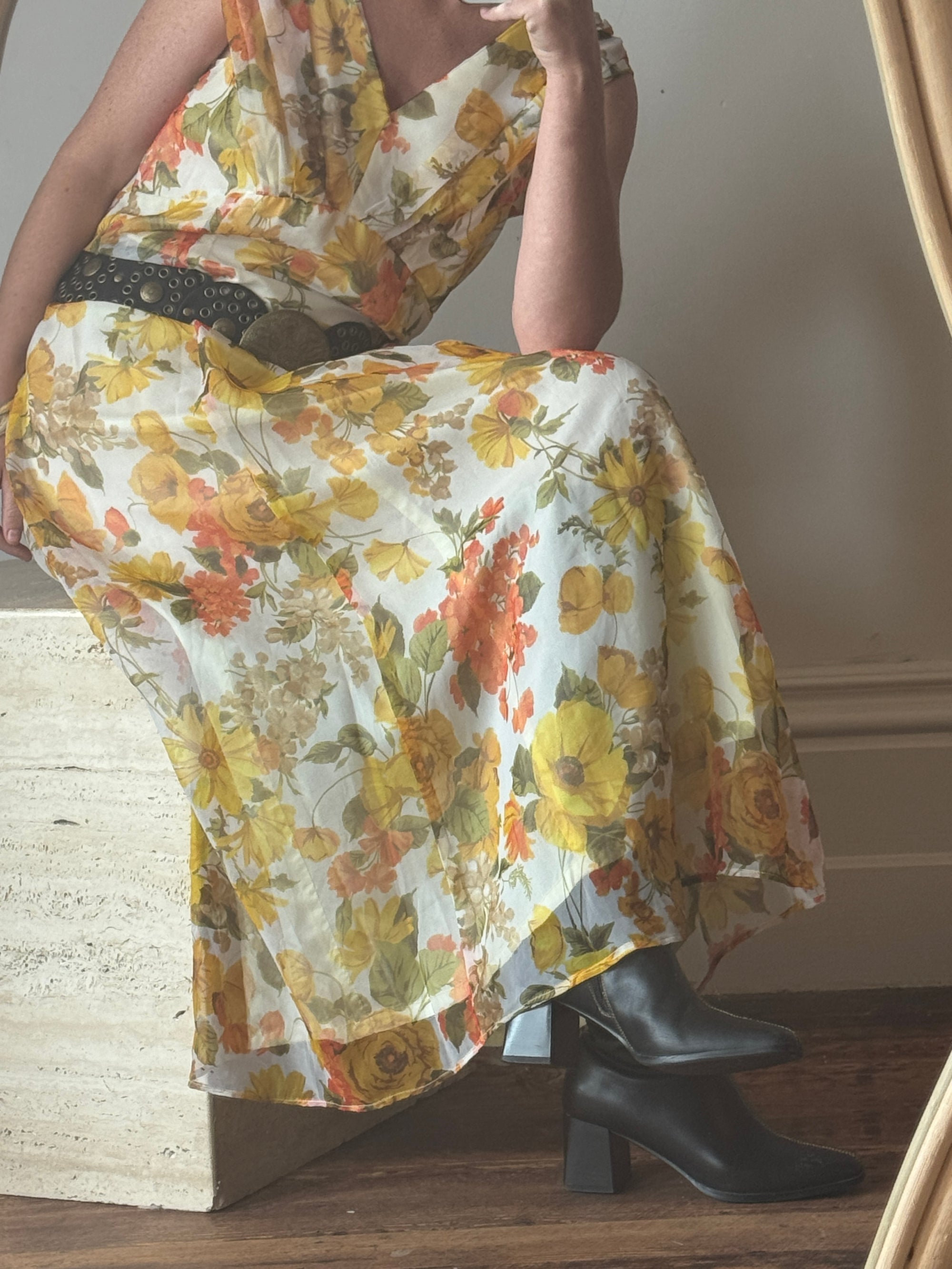Vintage 70s Garden Soiree Autumn Floral V Neck Dress