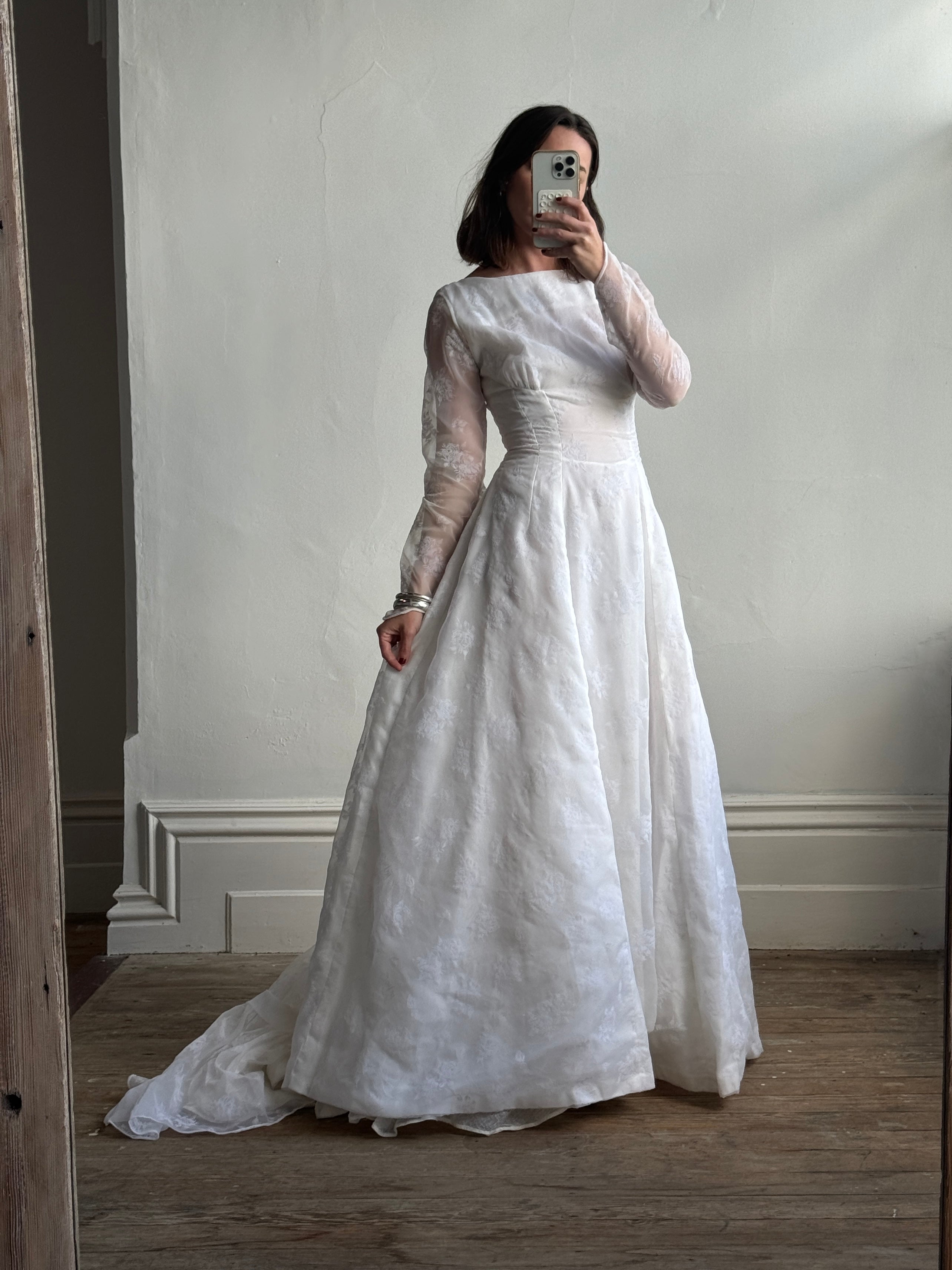 Vintage 50s Flocked Velvet Jacquard Wedding Gown with Bow Train