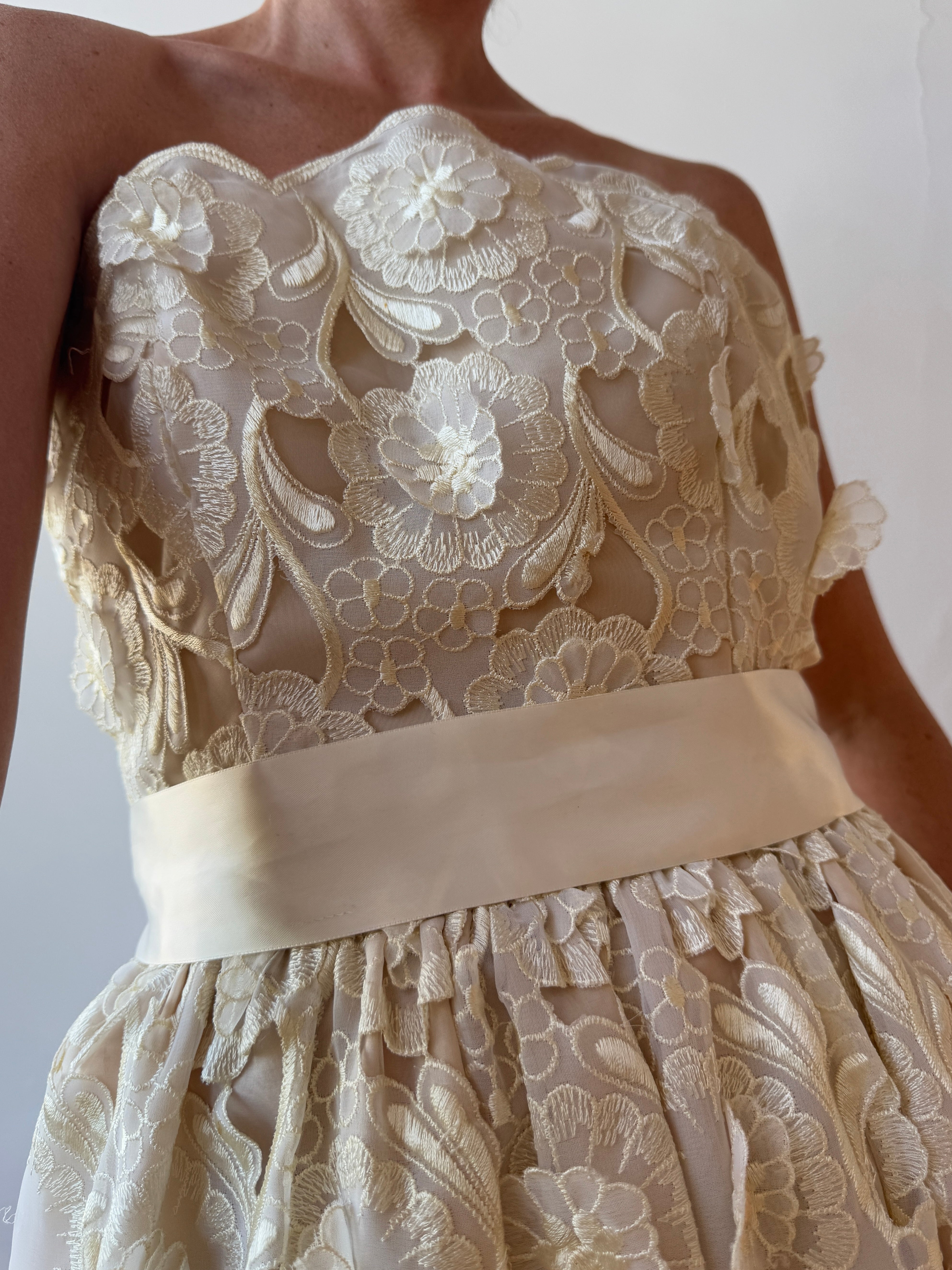 Vintage 70s Victor Costa 3D Lace Column Dress Creme
