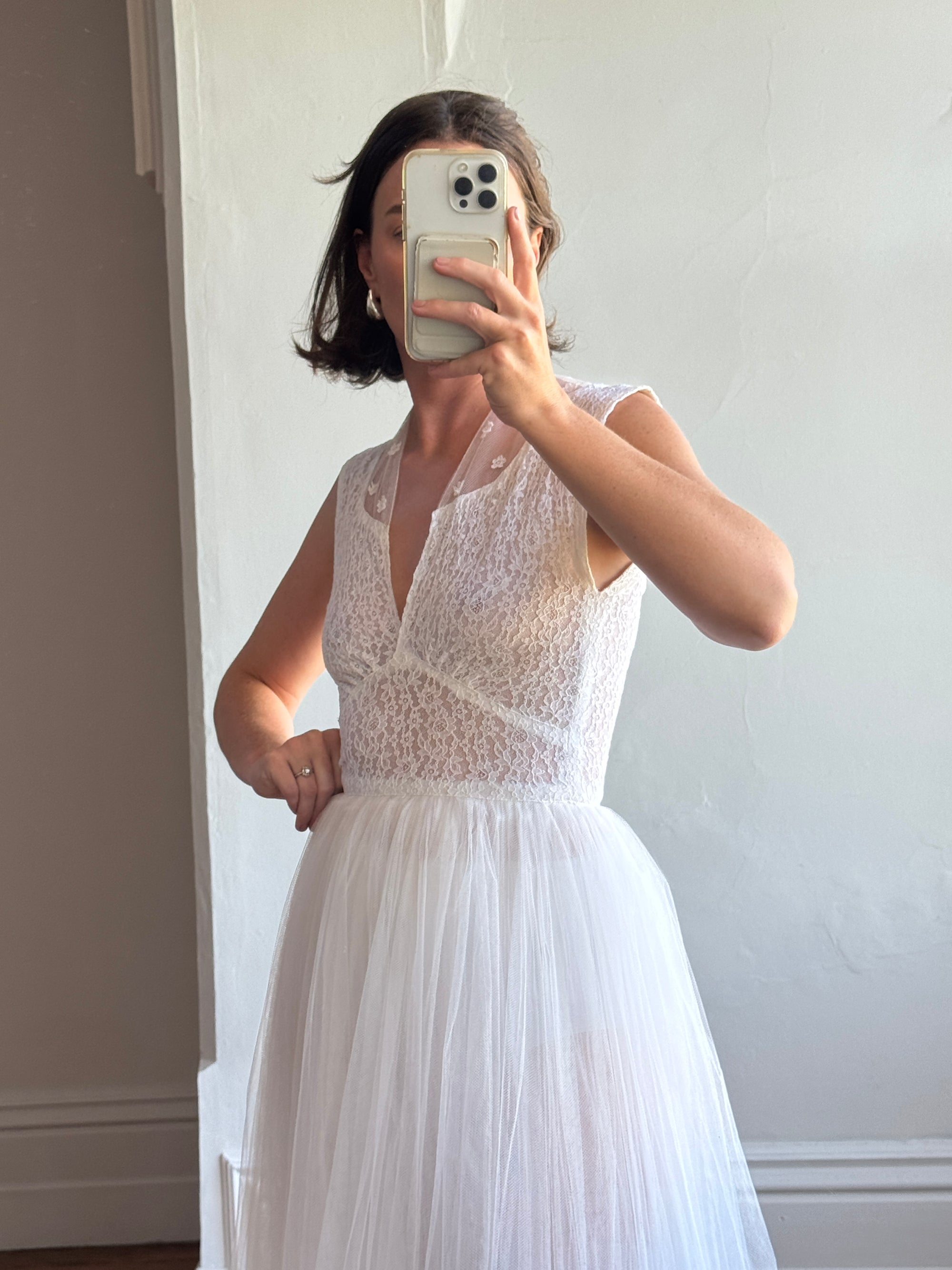 Vintage 40s Tulle Lace V Neck Daisy Wedding Dress