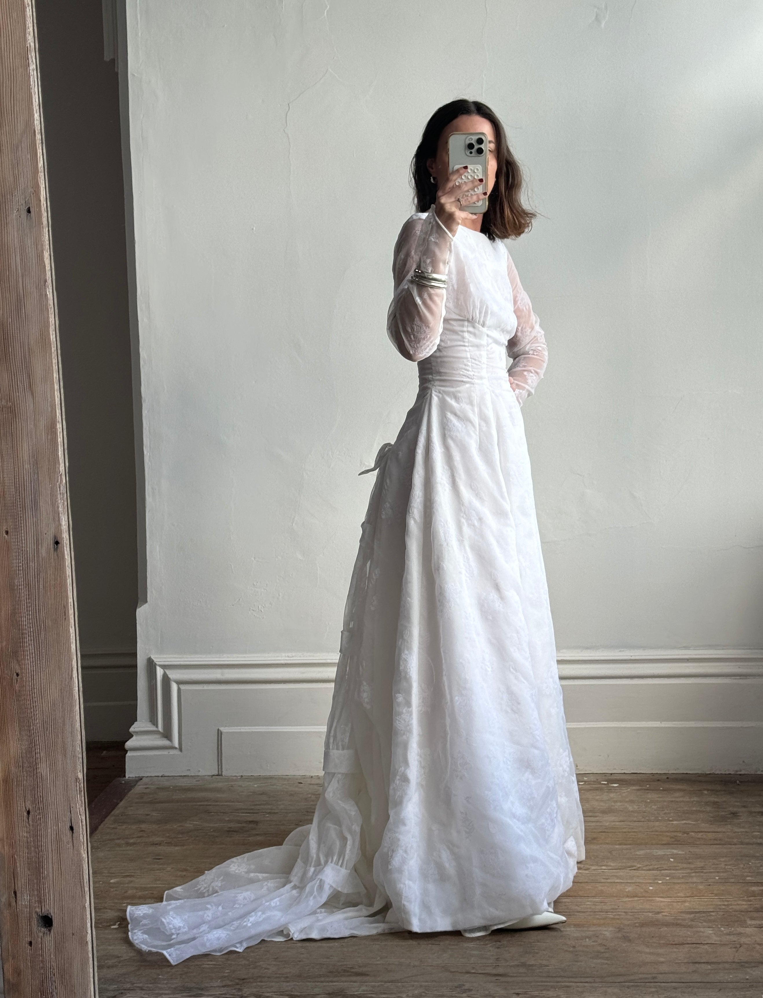 Vintage 50s Flocked Velvet Jacquard Wedding Gown with Bow Train