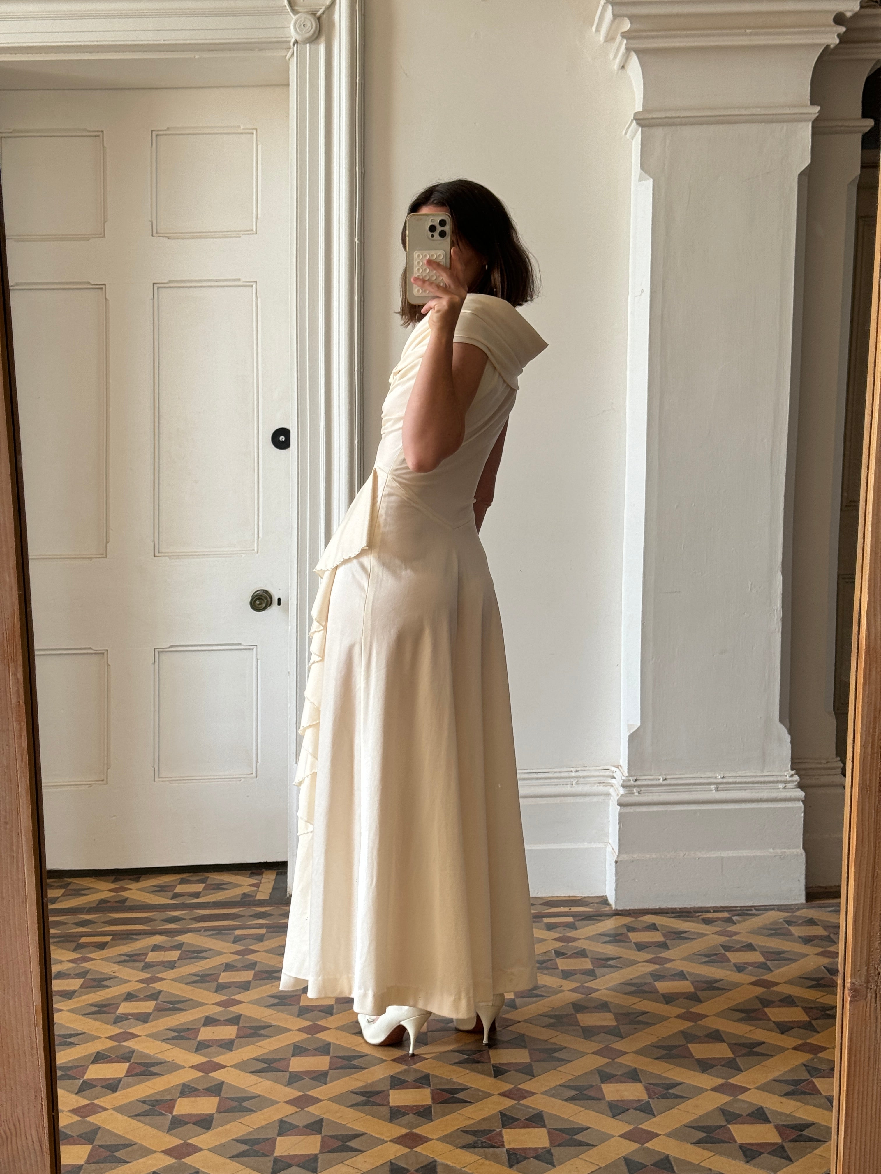 Vintage Stretch Ruffle Boat Neck Wedding Dress