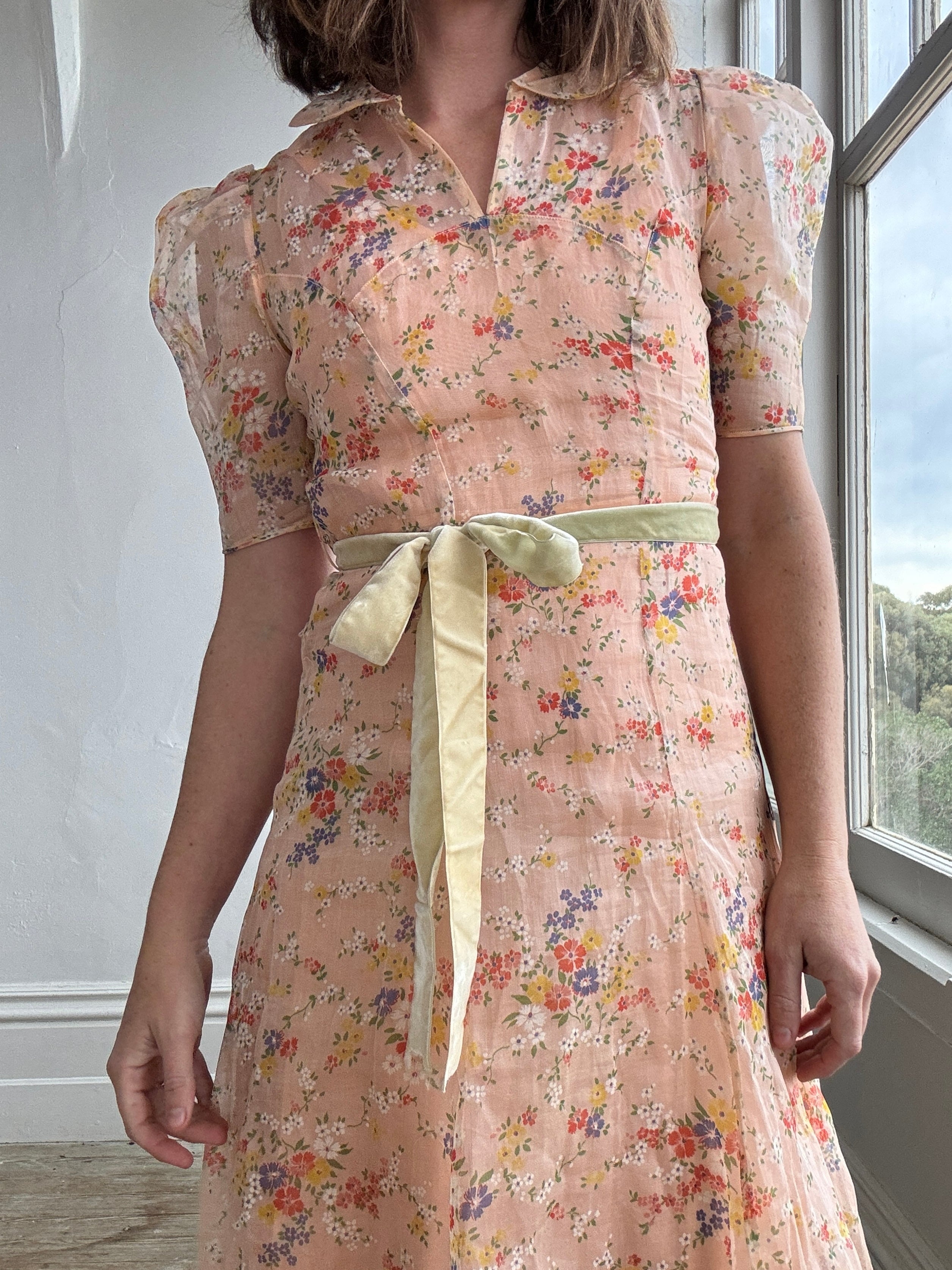 Vintage Sheer Peach Floral Collared Sundress With Tie