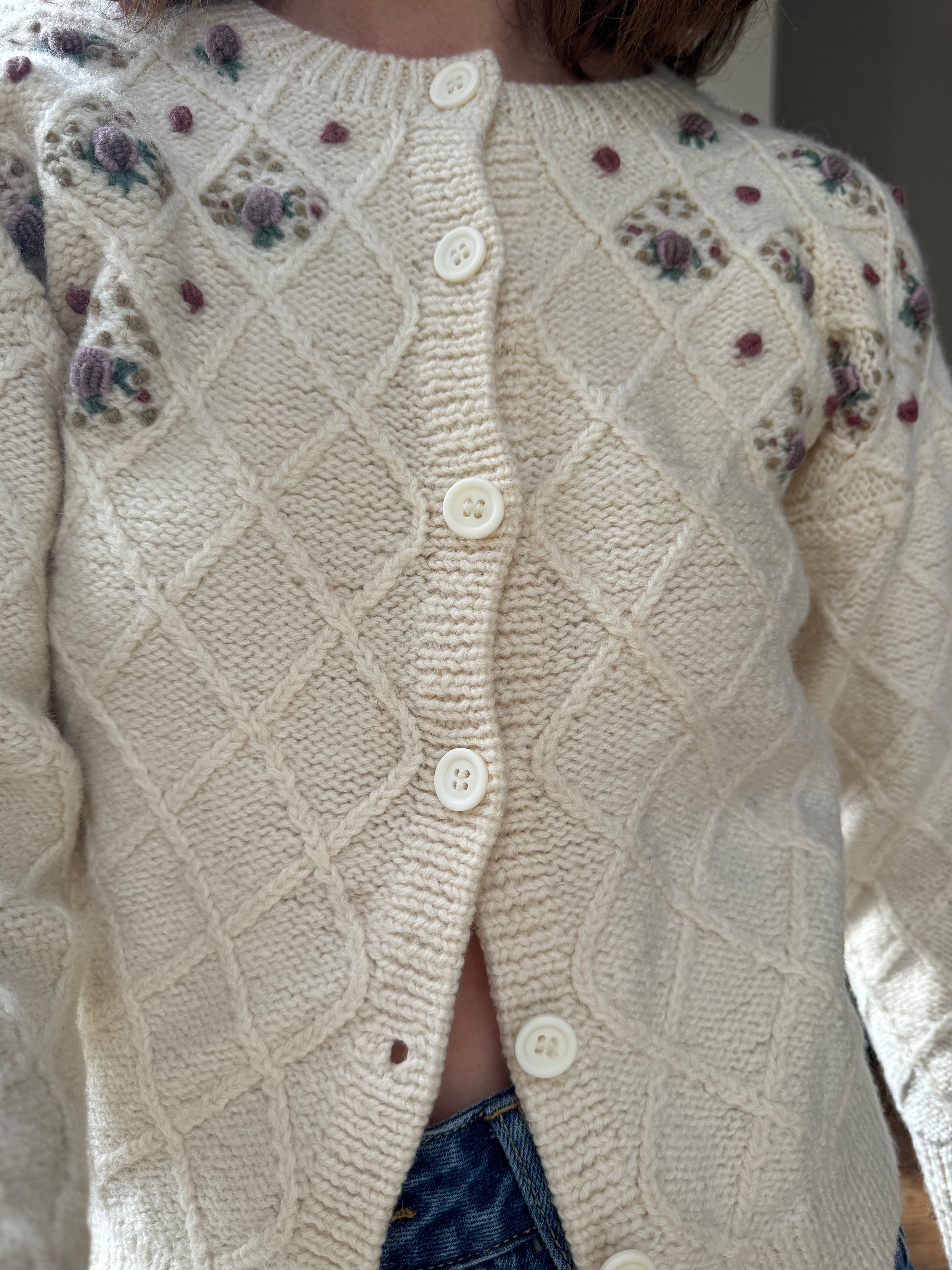 Vintage Pure Wool Embroidered Floral Cardigan Creme