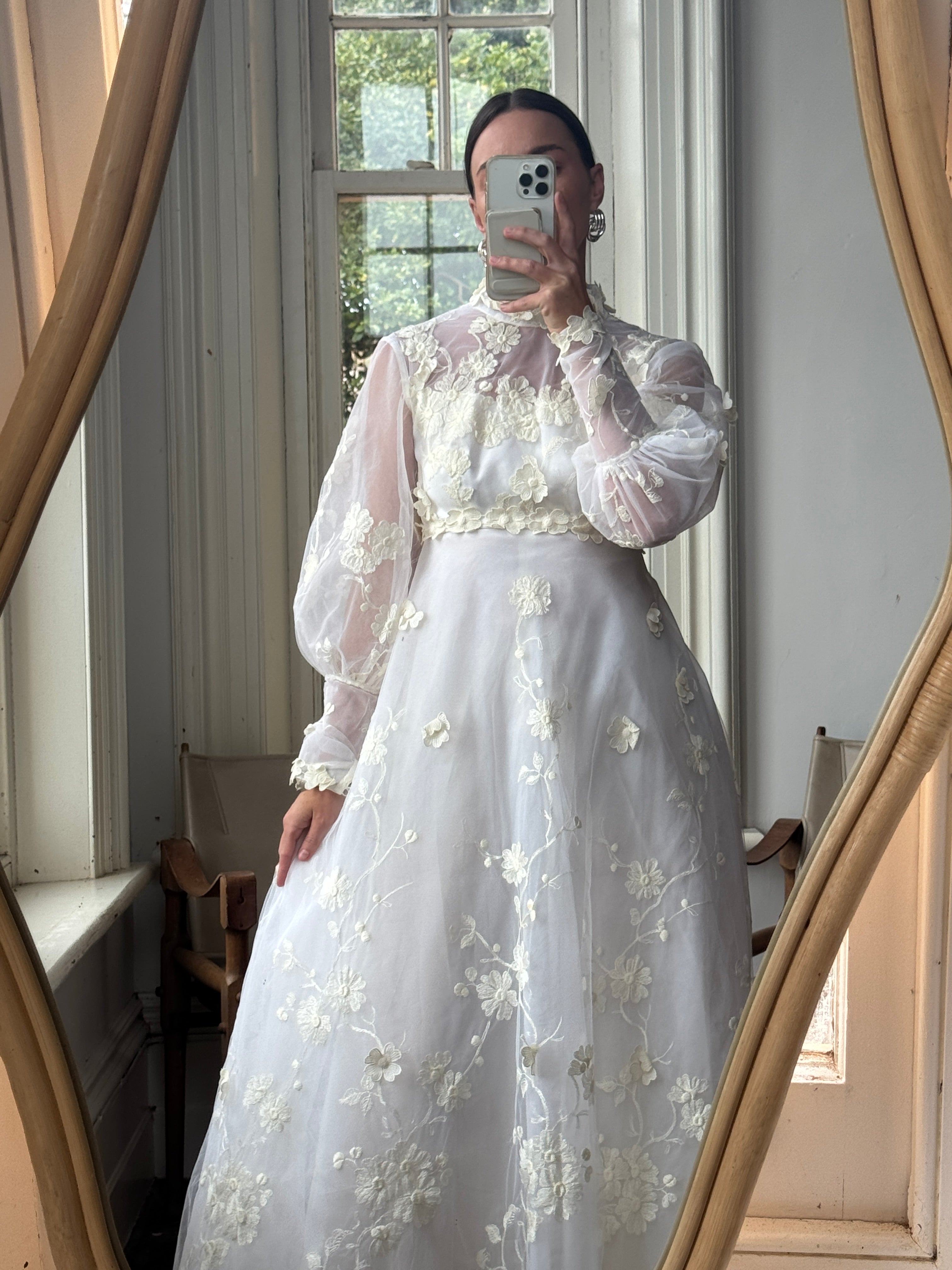 Vintage 60s 3D Creme Floral Applique Wedding Dress