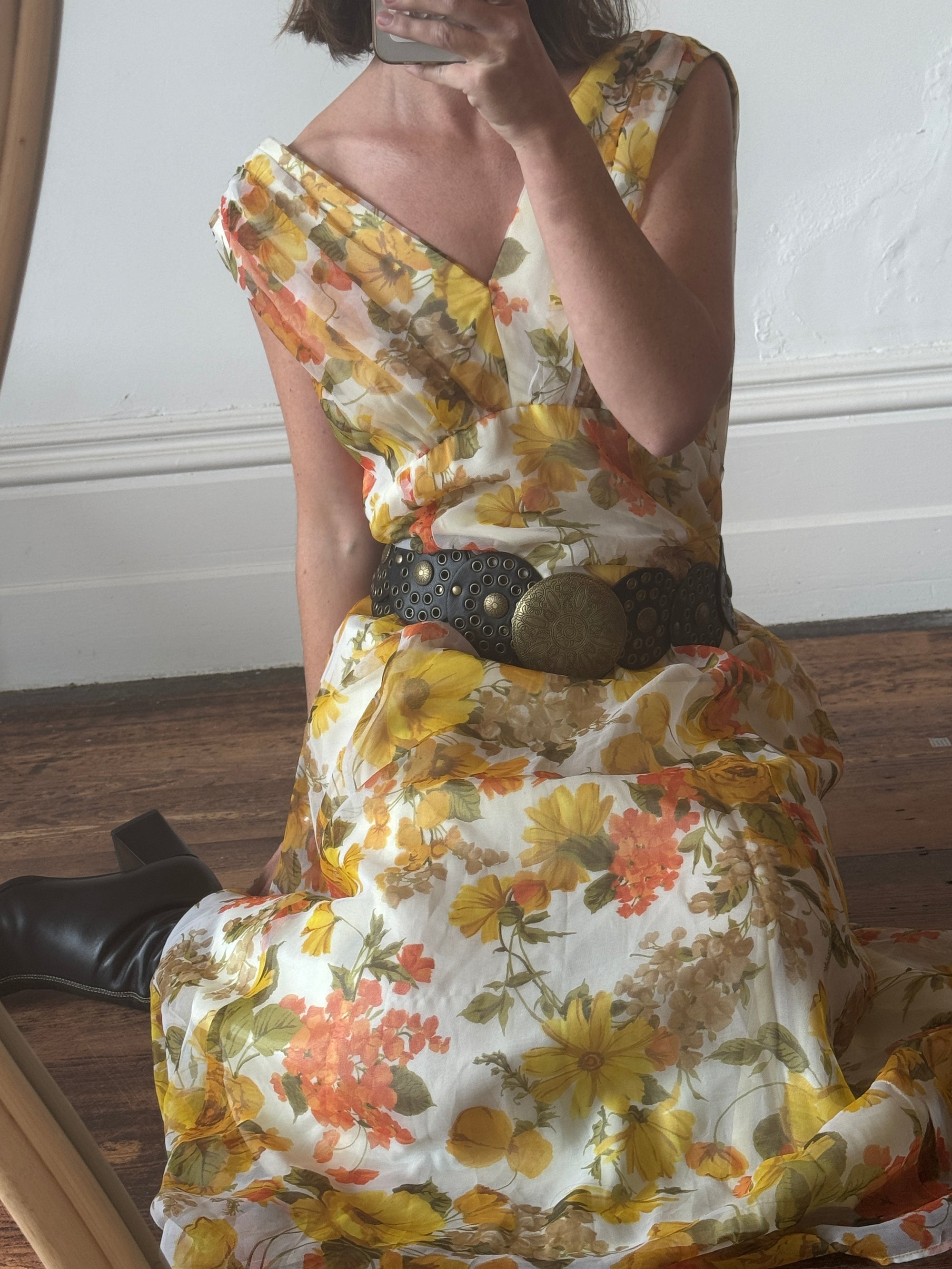 Vintage 70s Garden Soiree Autumn Floral V Neck Dress