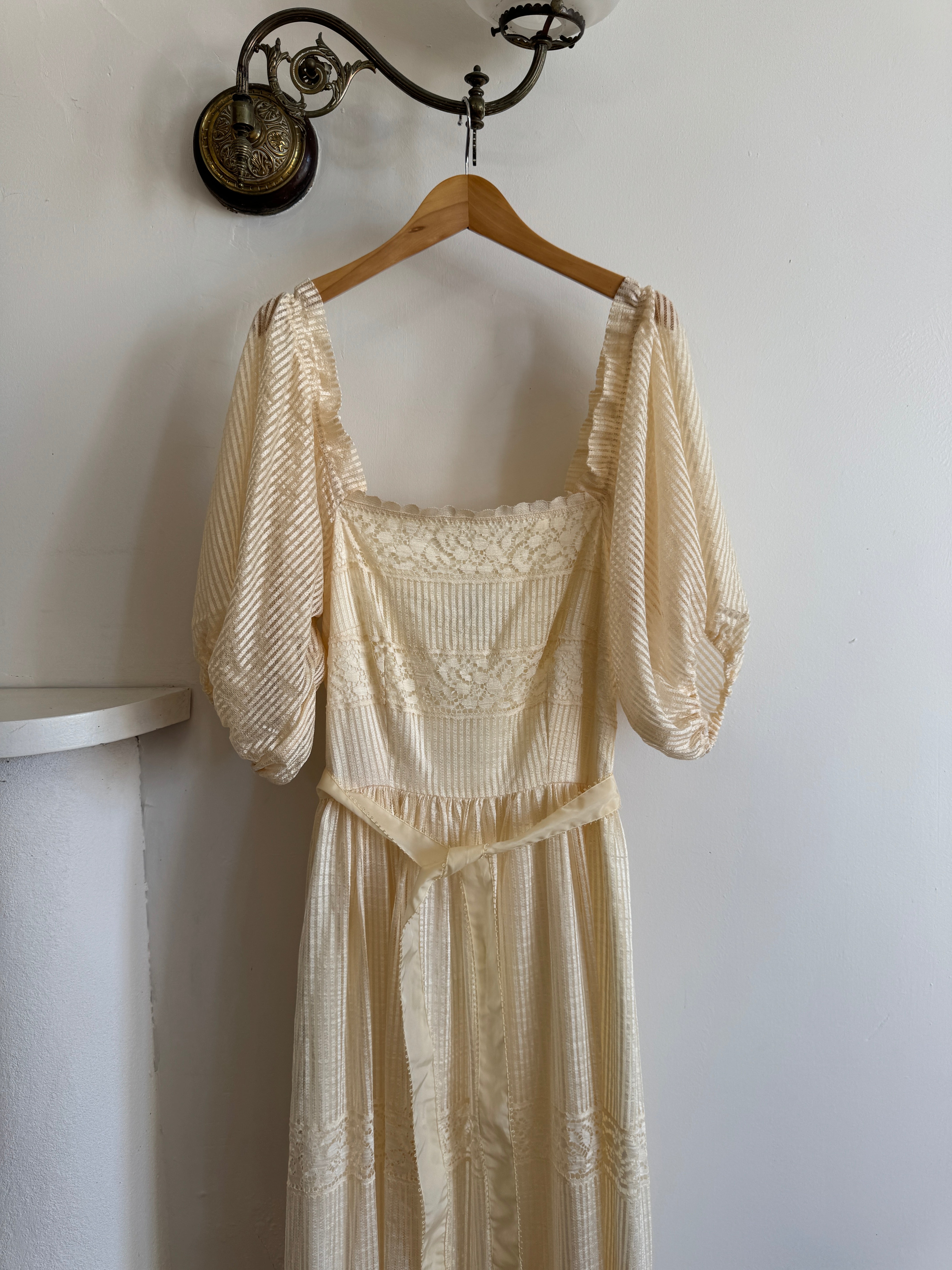 Vintage 70s Prairie Lace Wedding Dress Creme