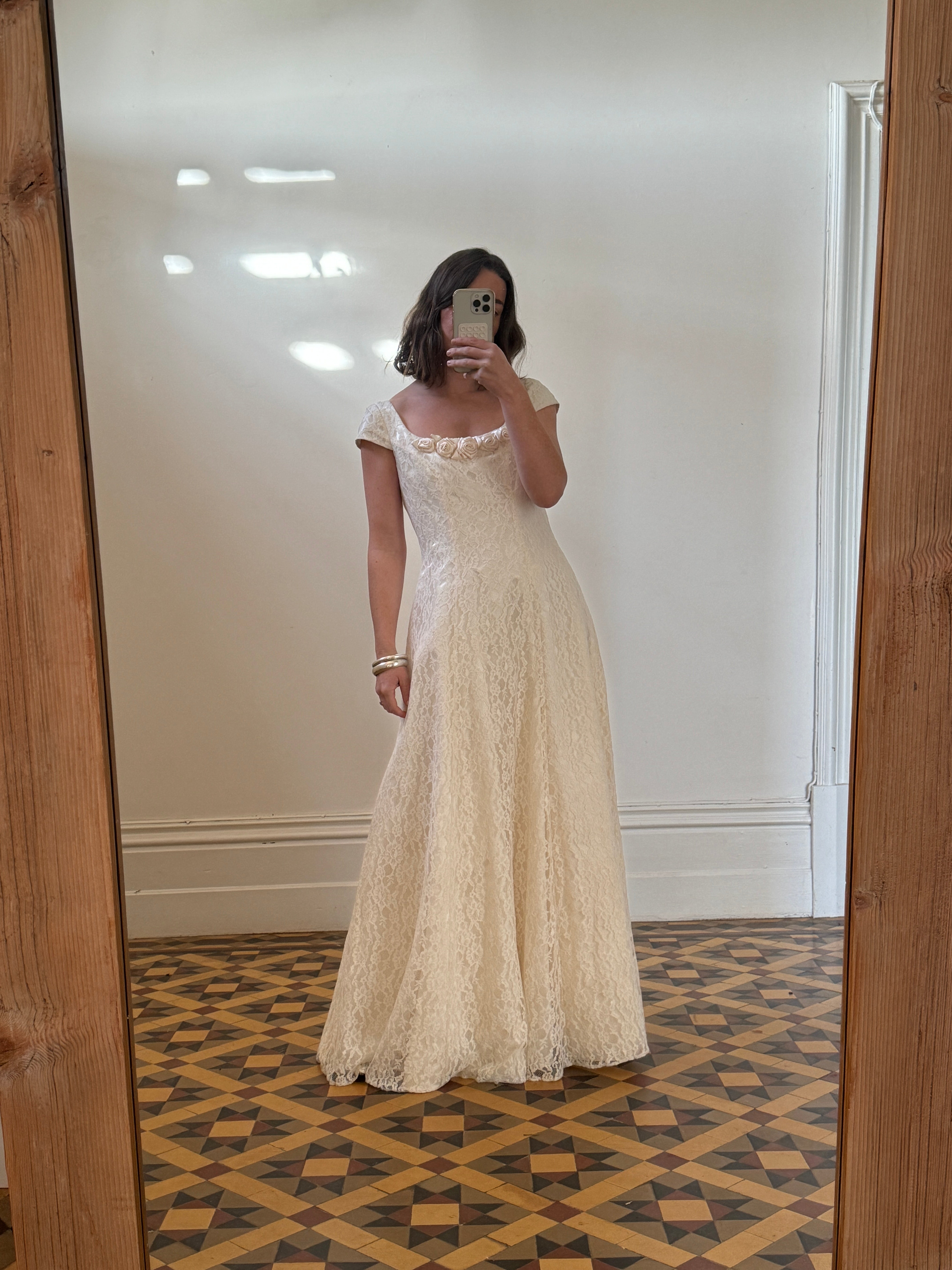 Vintage 90s Classic Cap Sleeve Wedding Dress with Rosettes