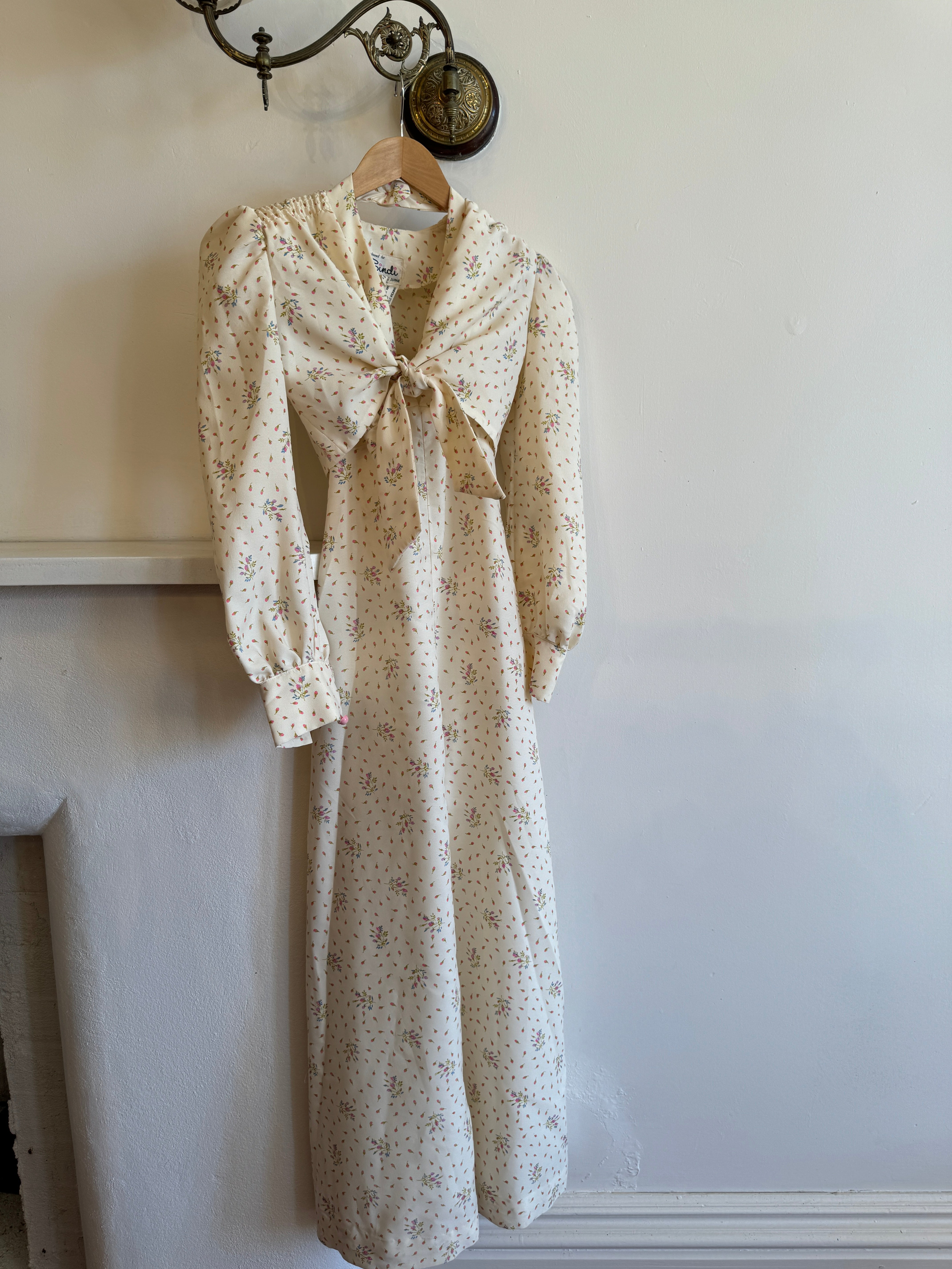 Vintage 70s Two Piece Garden Soiree Dress Creme Floral