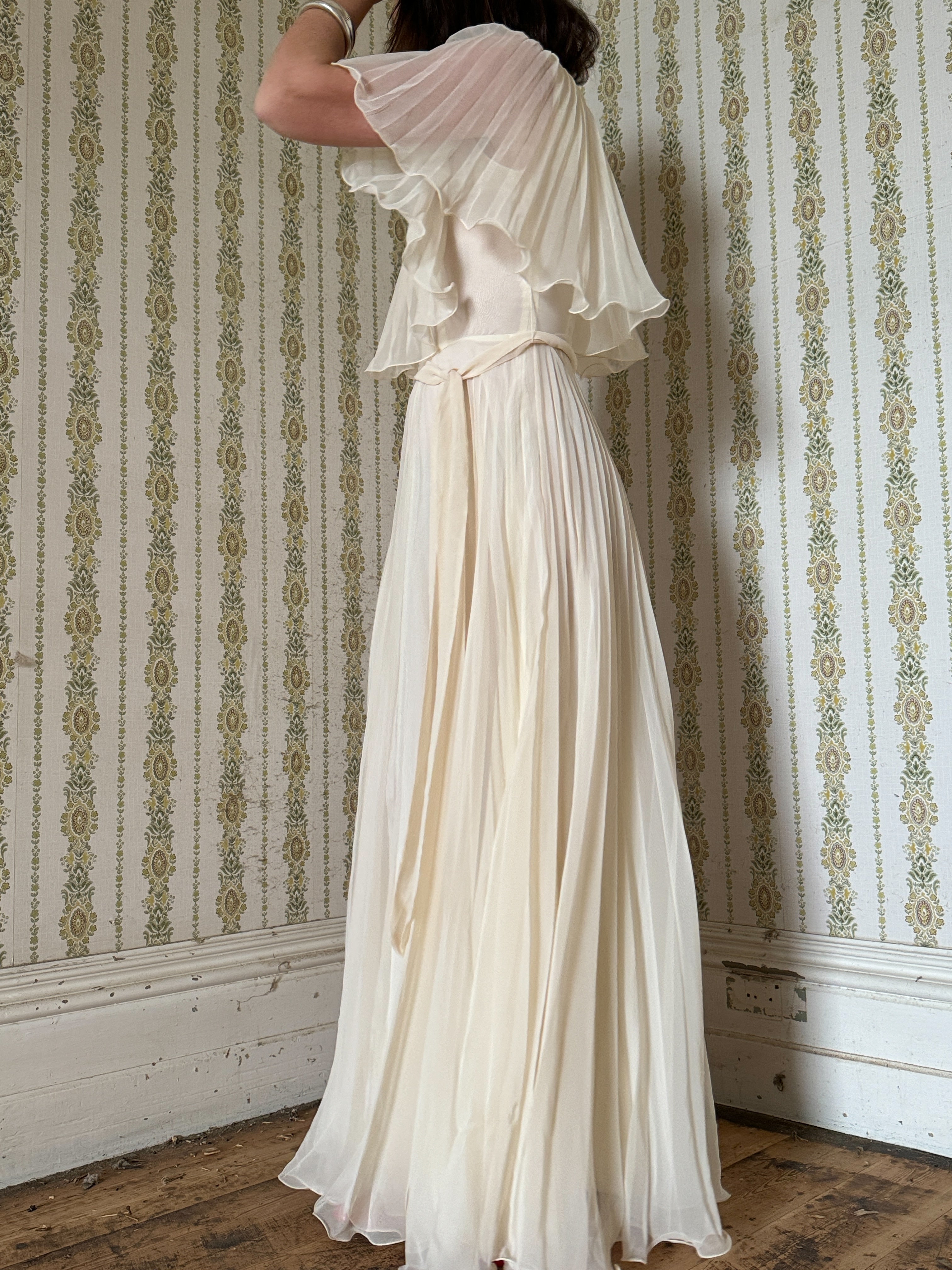 Vintage 60s Pleated Flutter Maxi Creme