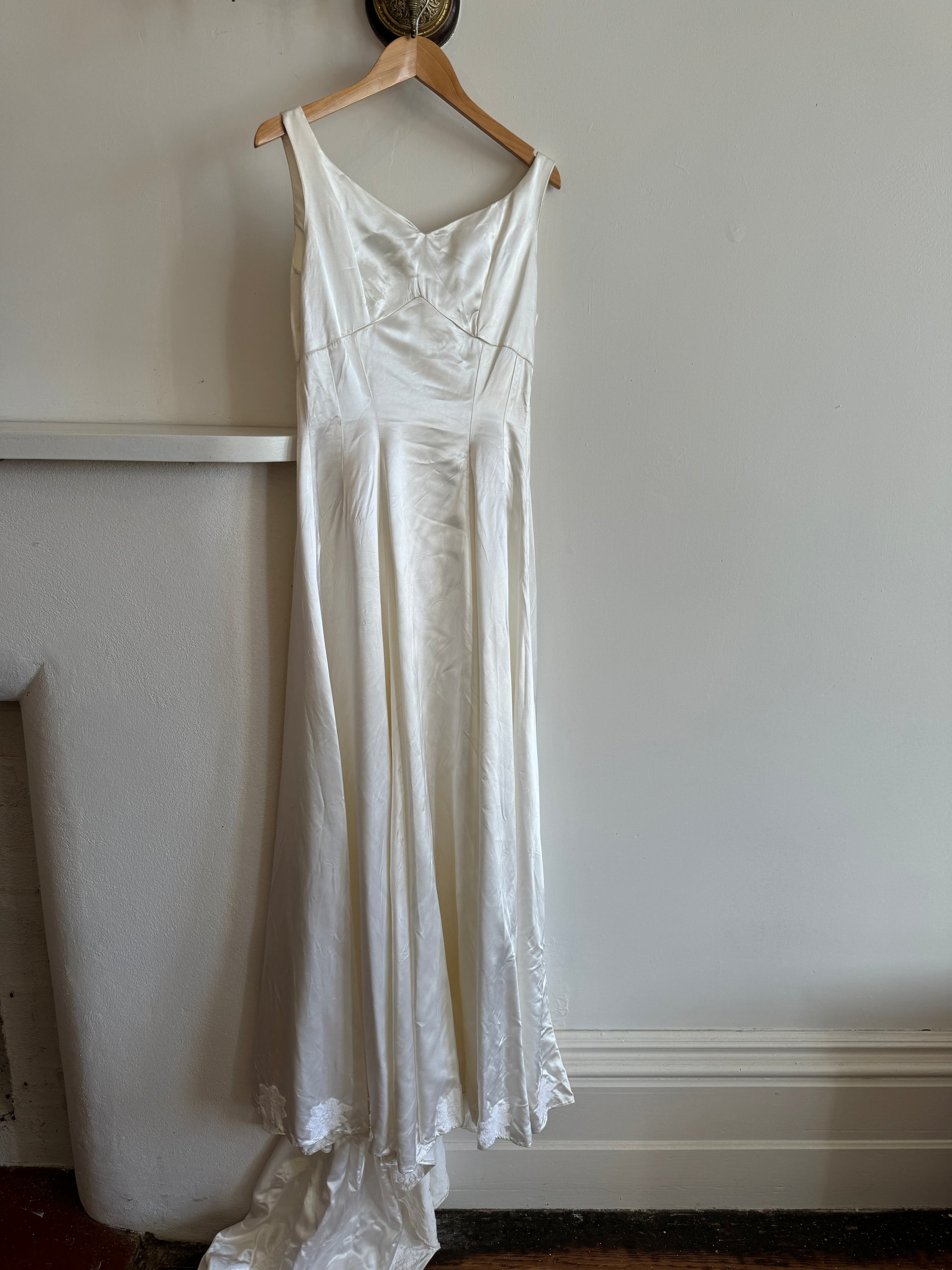 Vintage 30s Satin Sweetheart Wedding Dress with Train