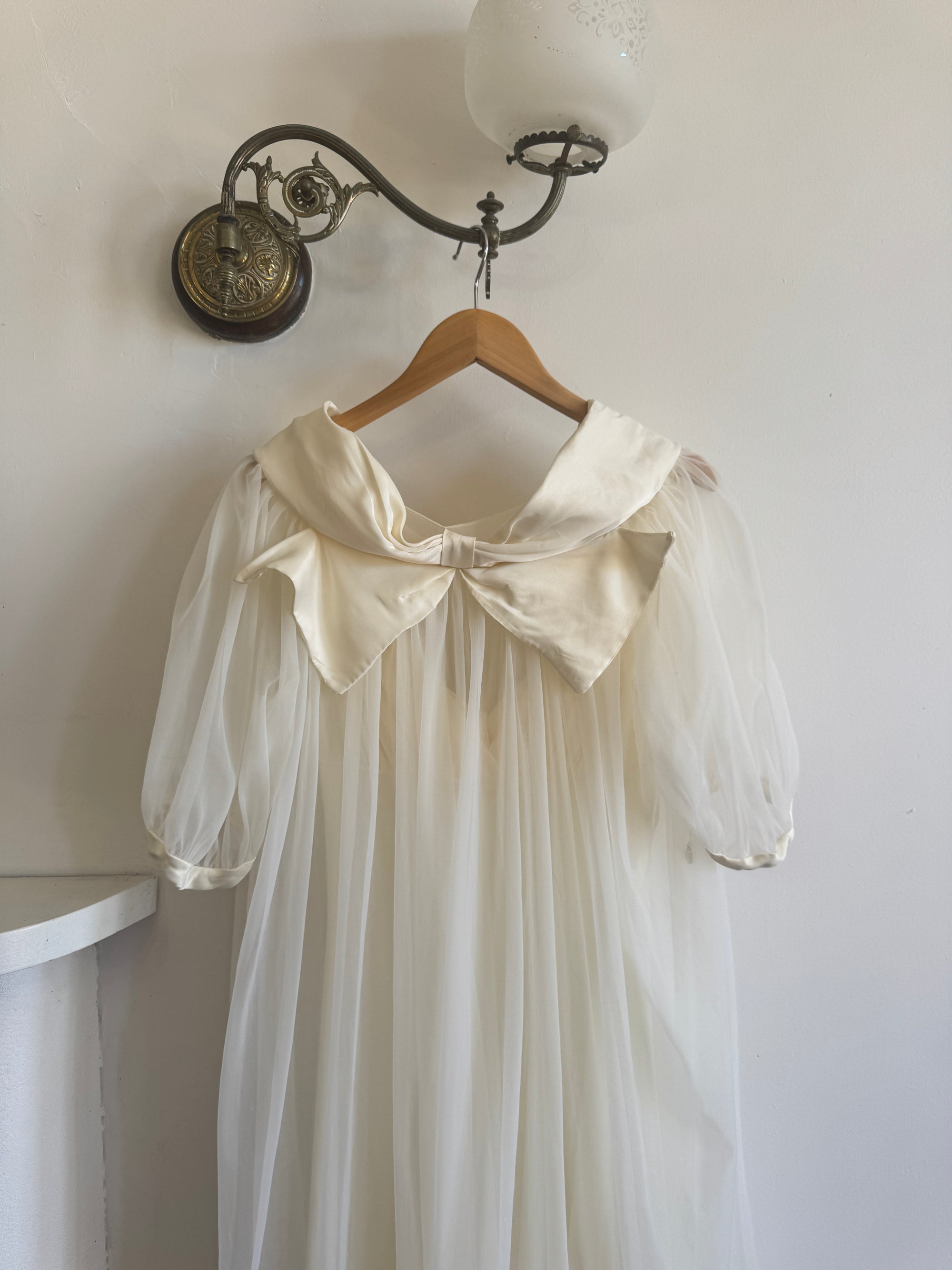 Vintage 50s Chiffon Bow Peignoir Slip Set Creme