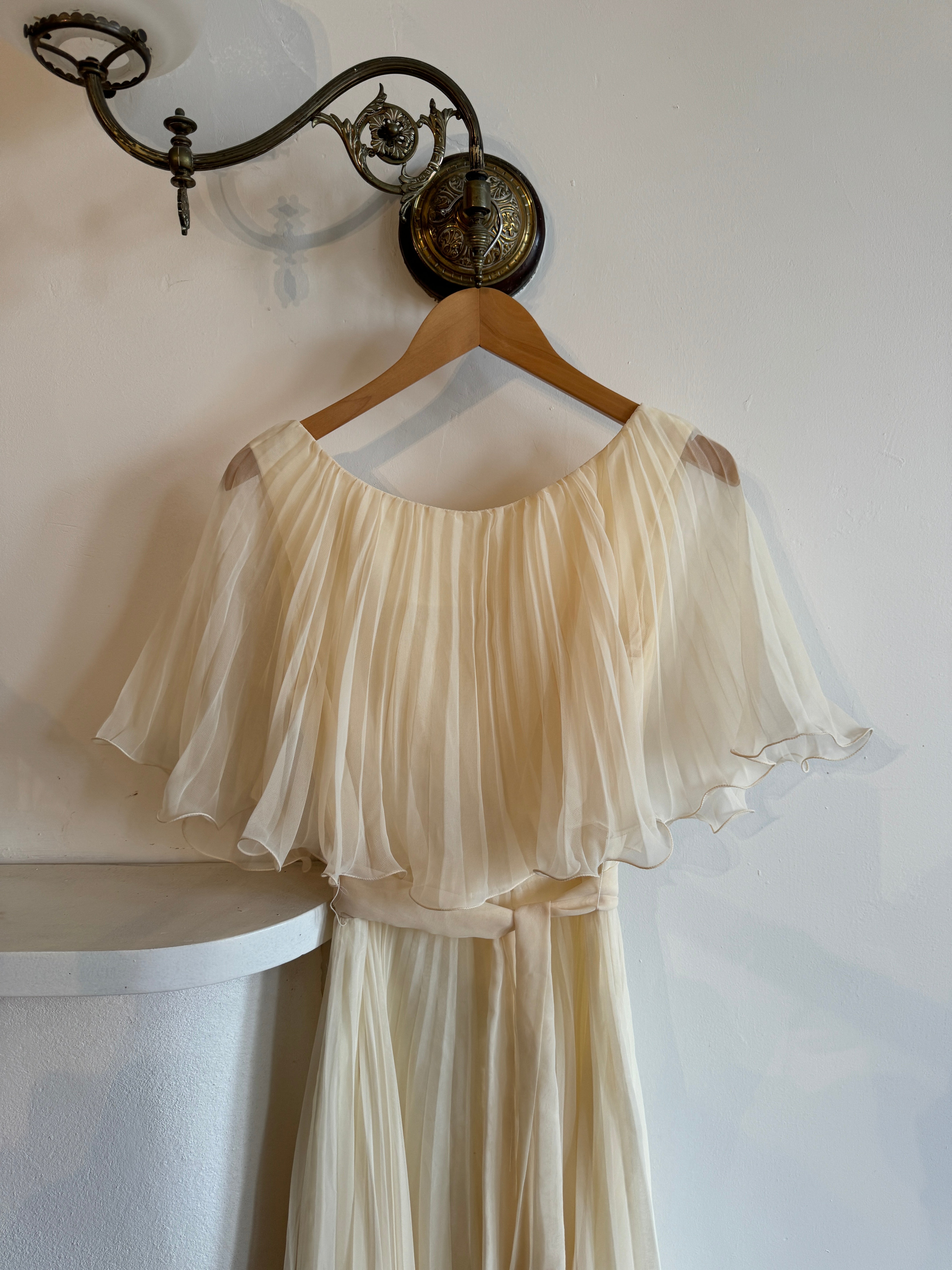 Vintage 60s Pleated Flutter Maxi Creme