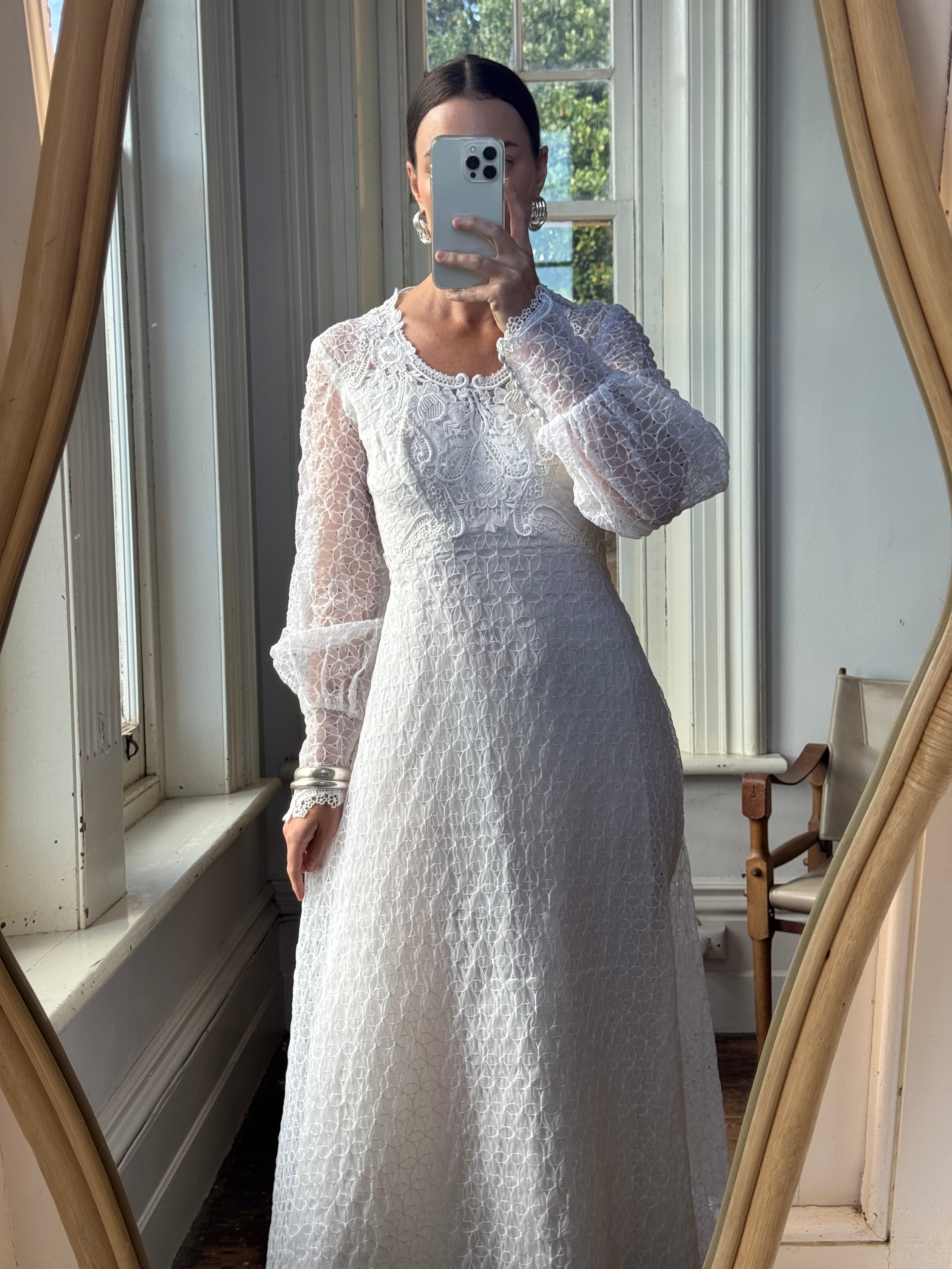 Vintage 70s Daisy Organza Lace Wedding Dress With Train