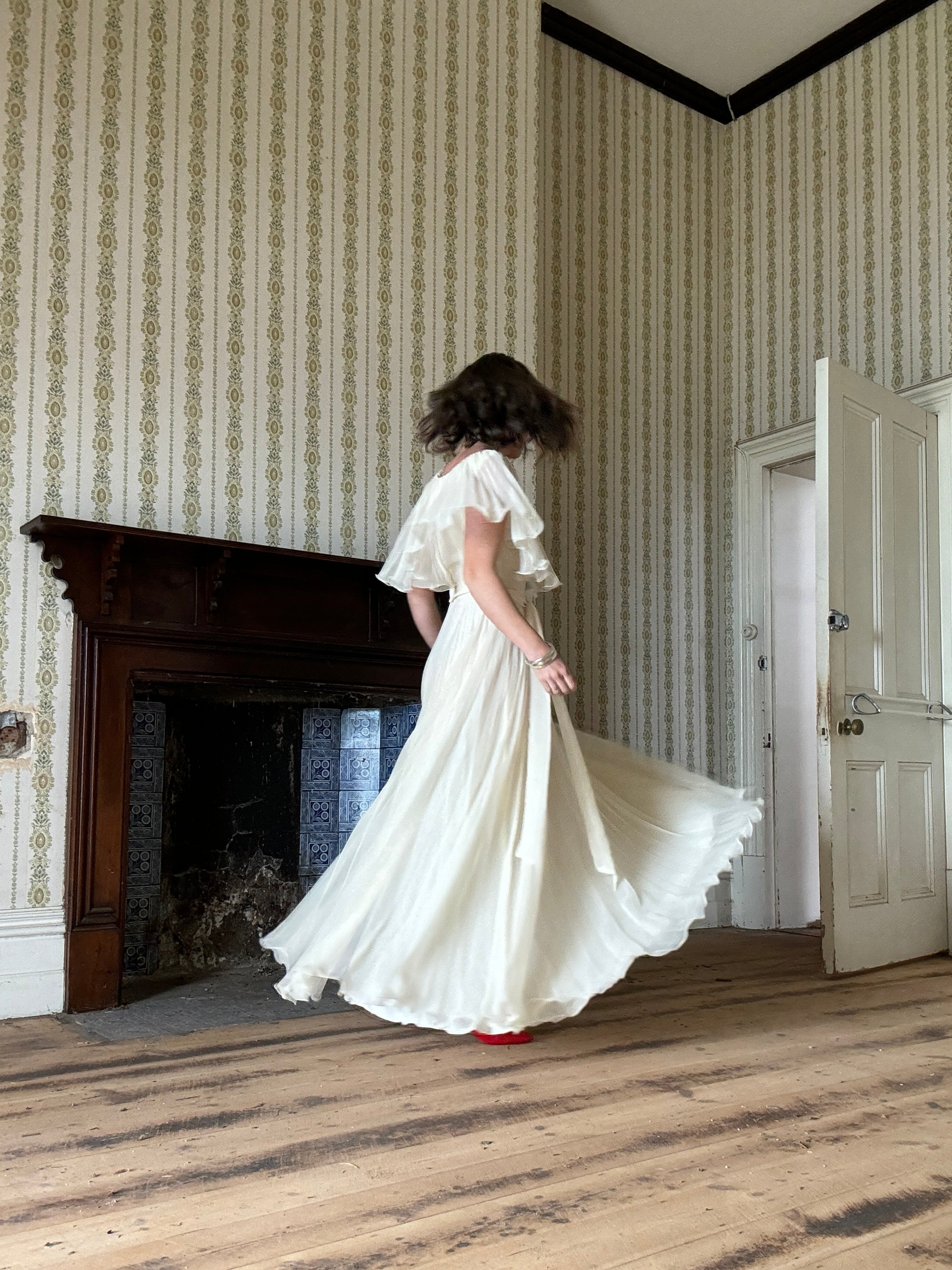 Vintage 60s Pleated Flutter Maxi Creme