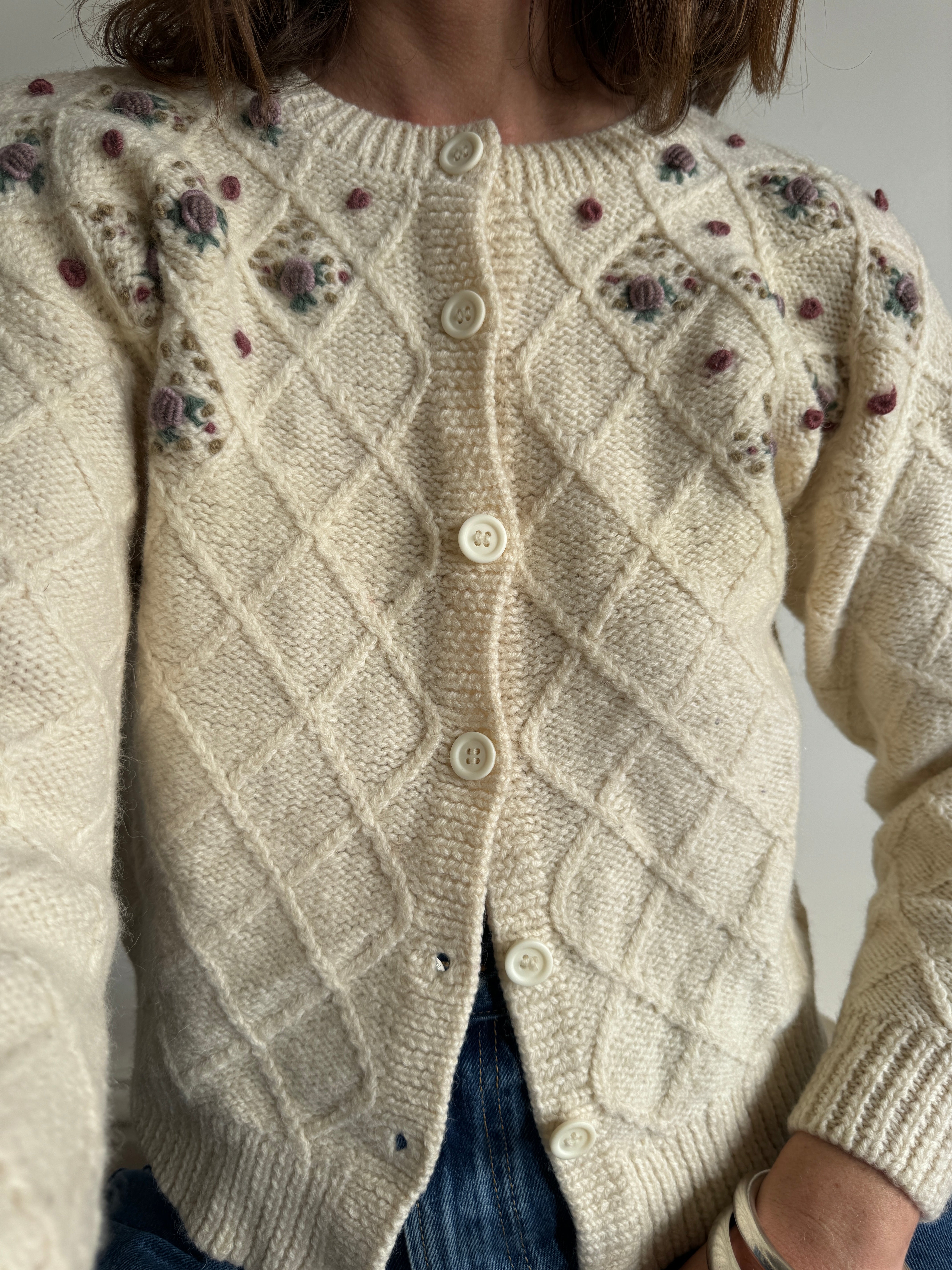 Vintage Pure Wool Embroidered Floral Cardigan Creme