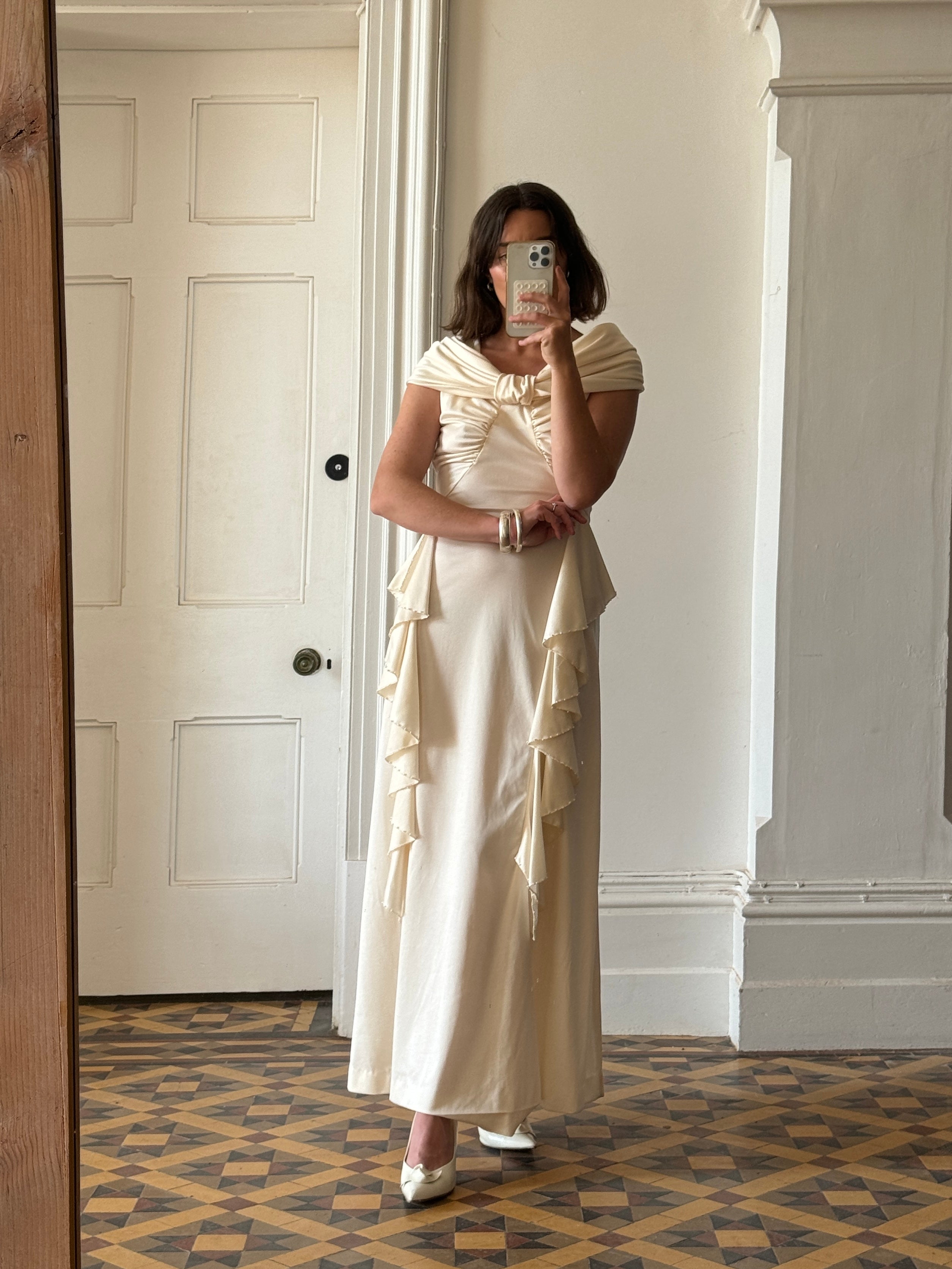 Vintage Stretch Ruffle Boat Neck Wedding Dress