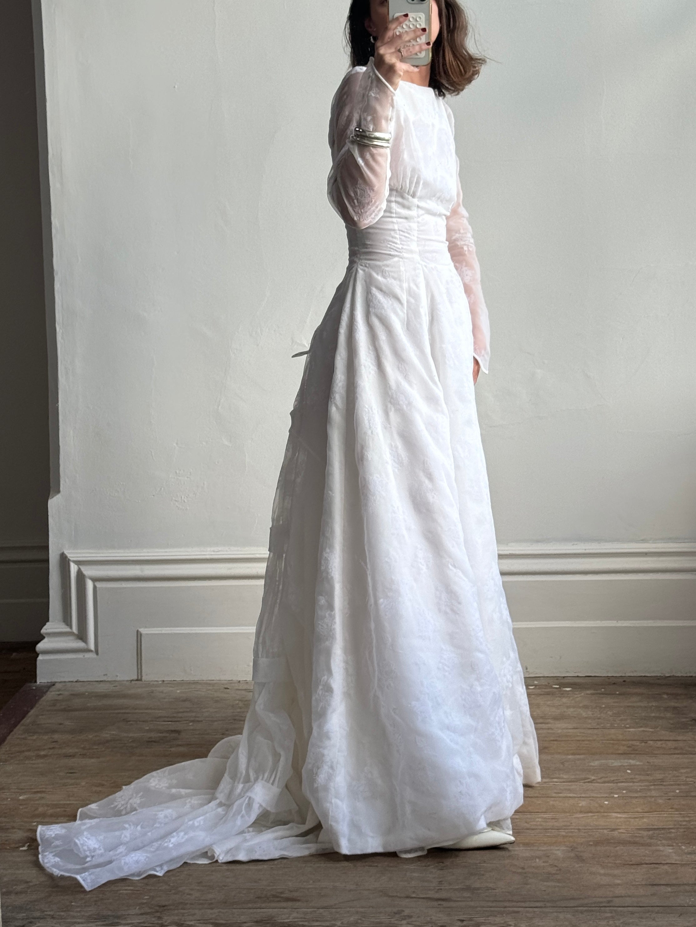 Vintage 50s Flocked Velvet Jacquard Wedding Gown with Bow Train