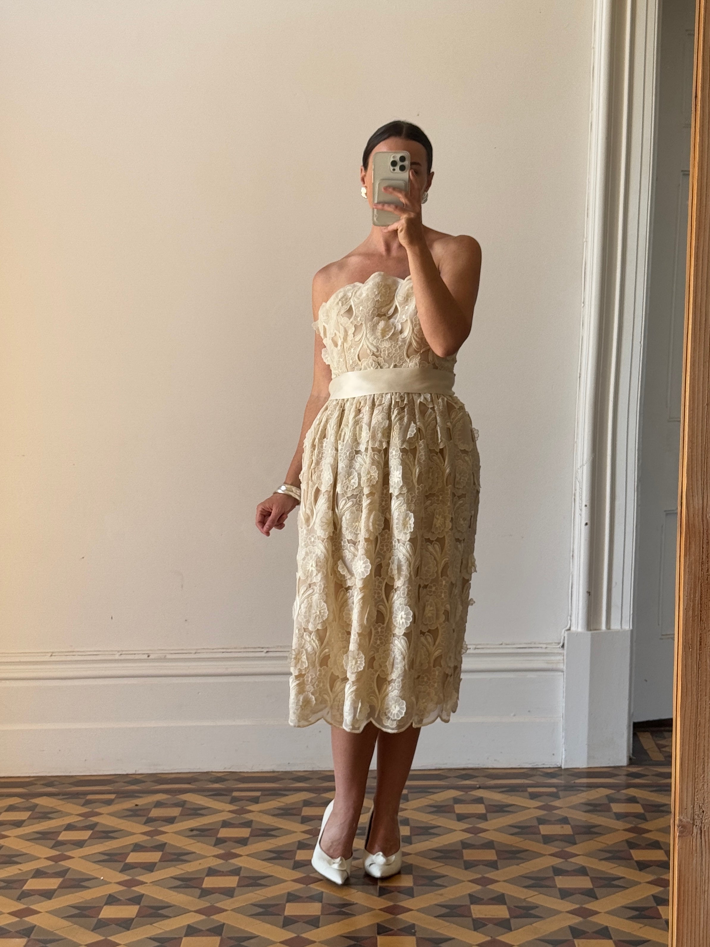 Vintage 70s Victor Costa 3D Lace Column Dress Creme