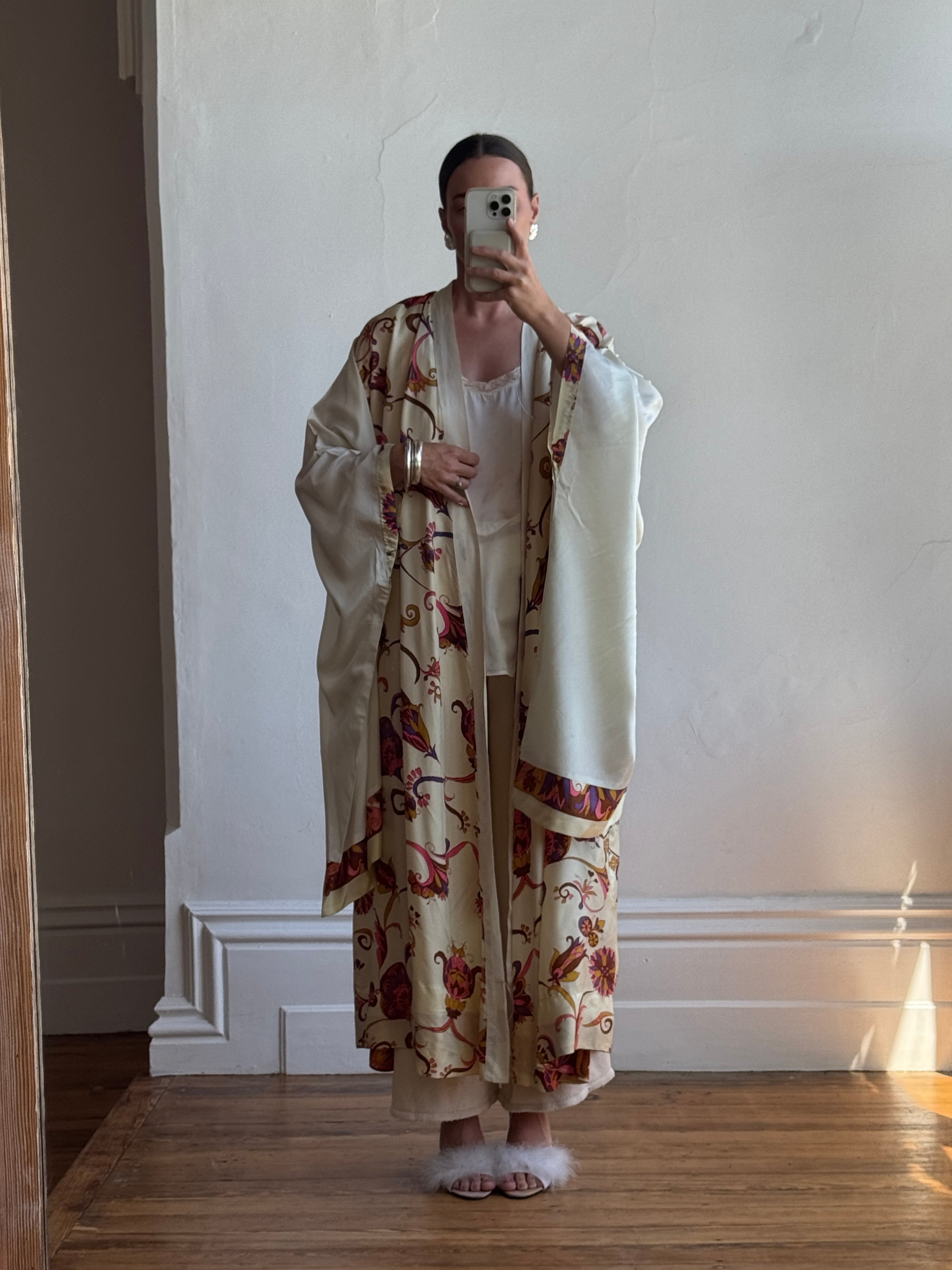 Vintage 70s Cream Oriental Floral Robe