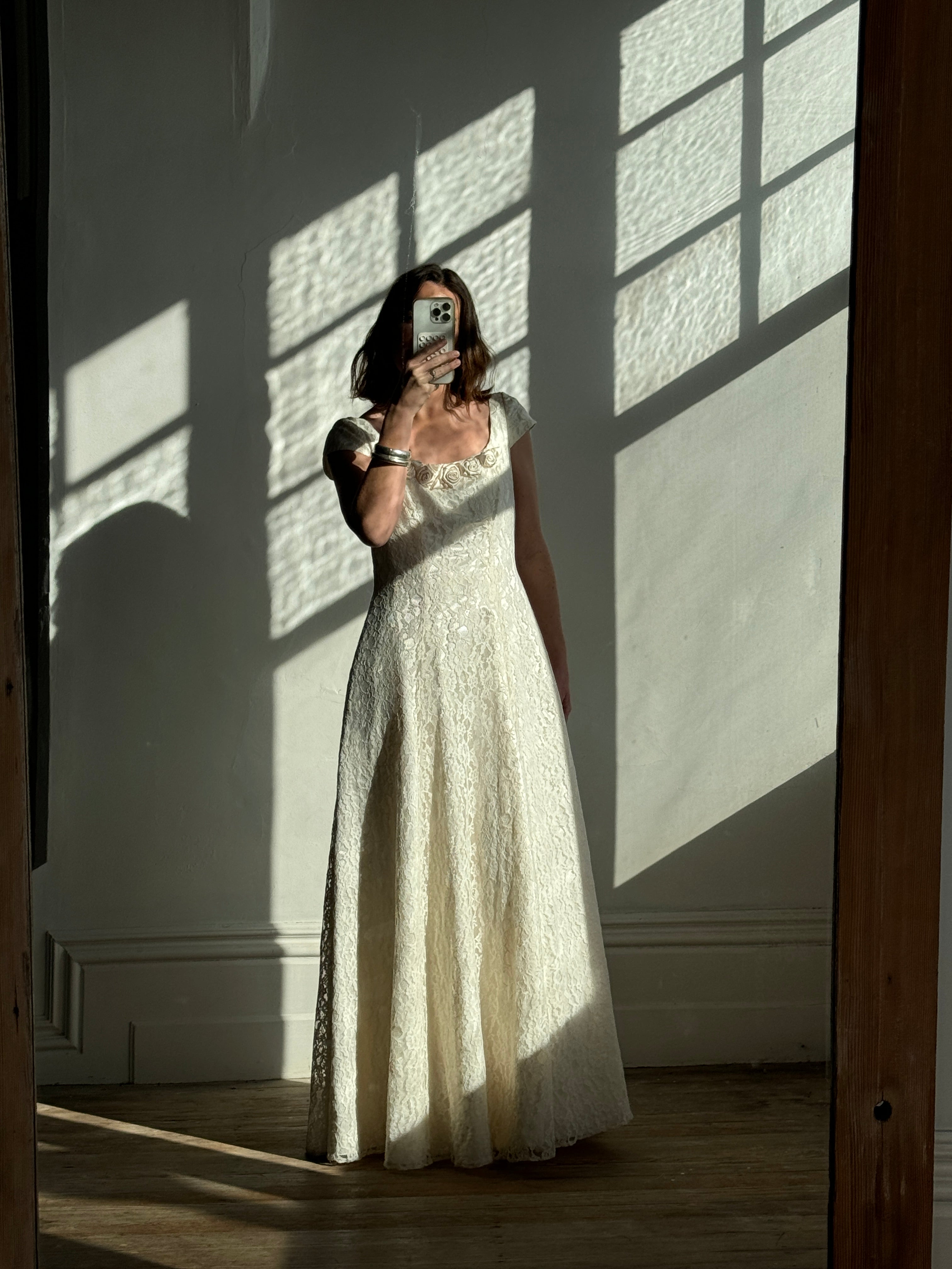 Vintage 90s Classic Cap Sleeve Wedding Dress with Rosettes