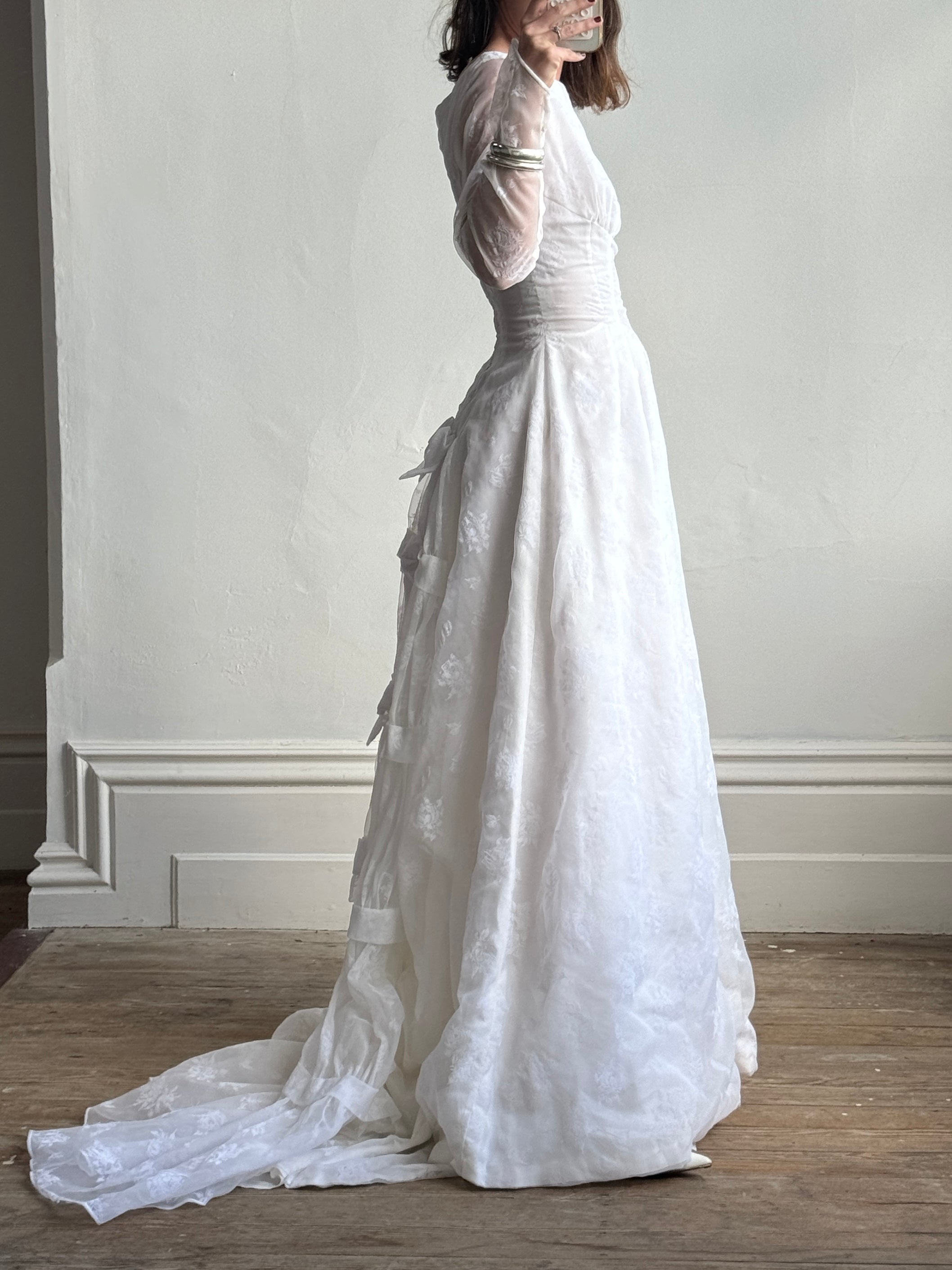 Vintage 50s Flocked Velvet Jacquard Wedding Gown with Bow Train