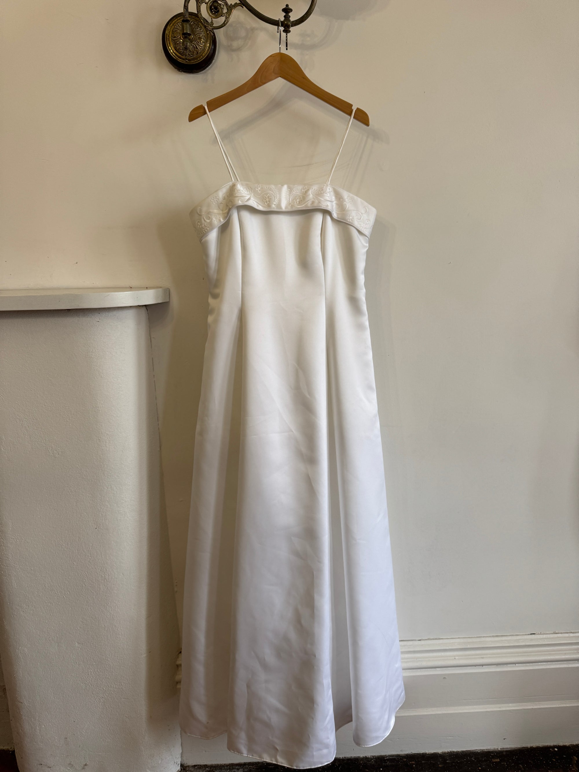 Vintage 90s Classic Strapless Wedding Gown