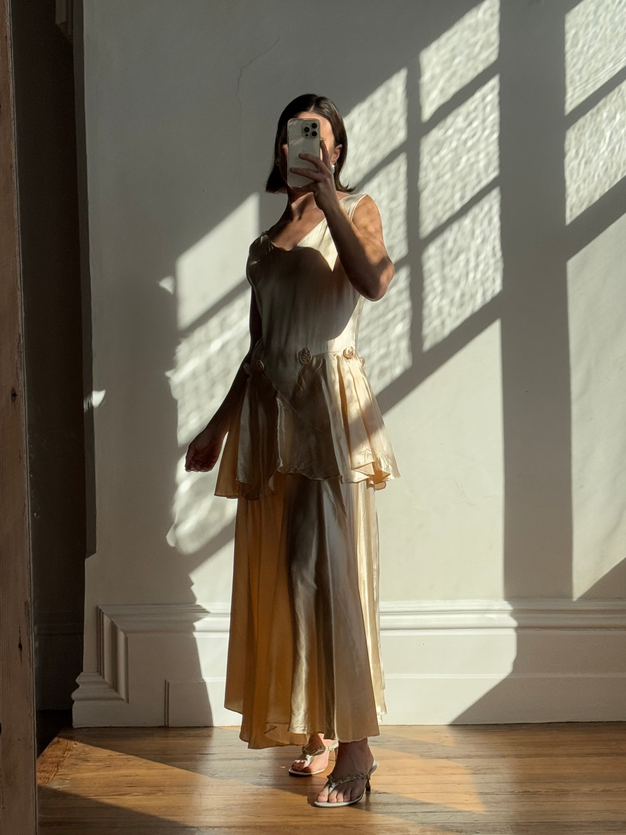 Vintage 20s Flapper Champagne Wedding Dress With Rosettes