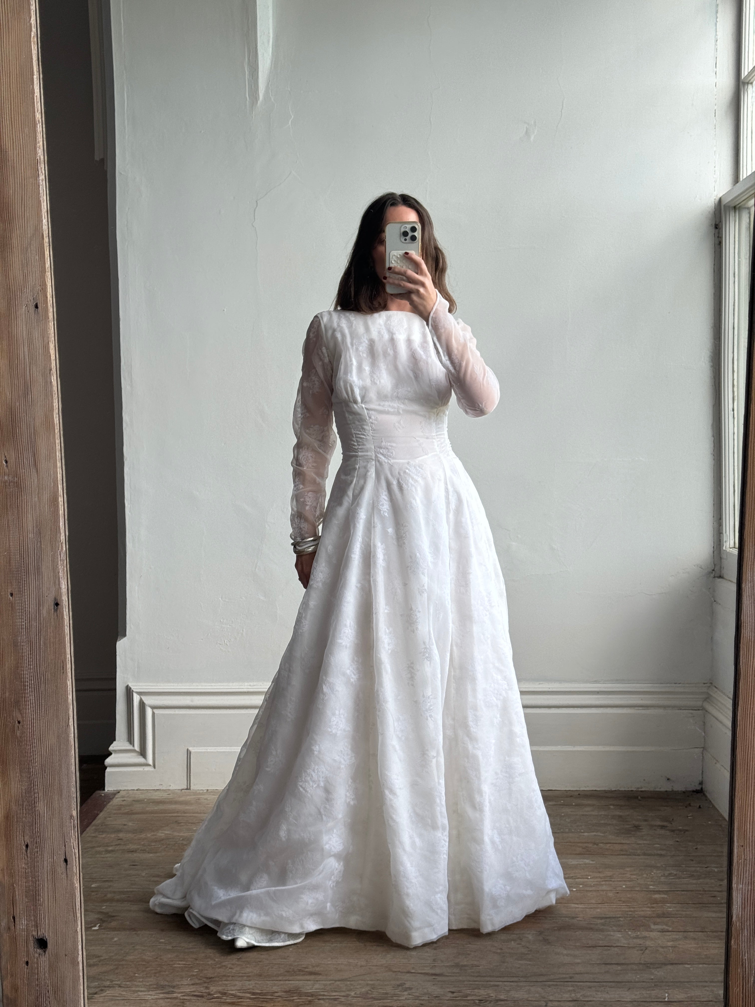 Vintage 50s Flocked Velvet Jacquard Wedding Gown with Bow Train