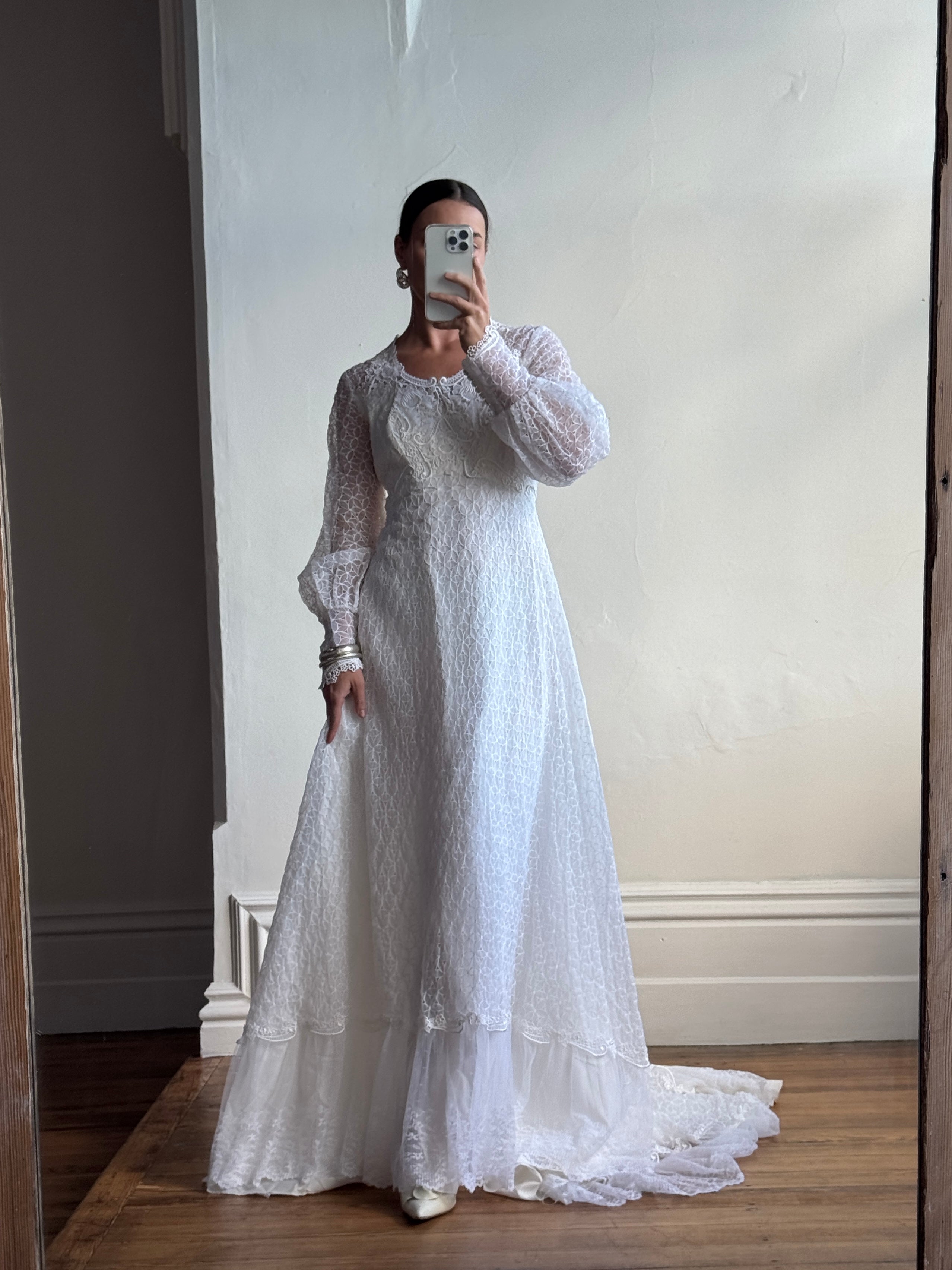 Vintage 70s Daisy Organza Lace Wedding Dress With Train
