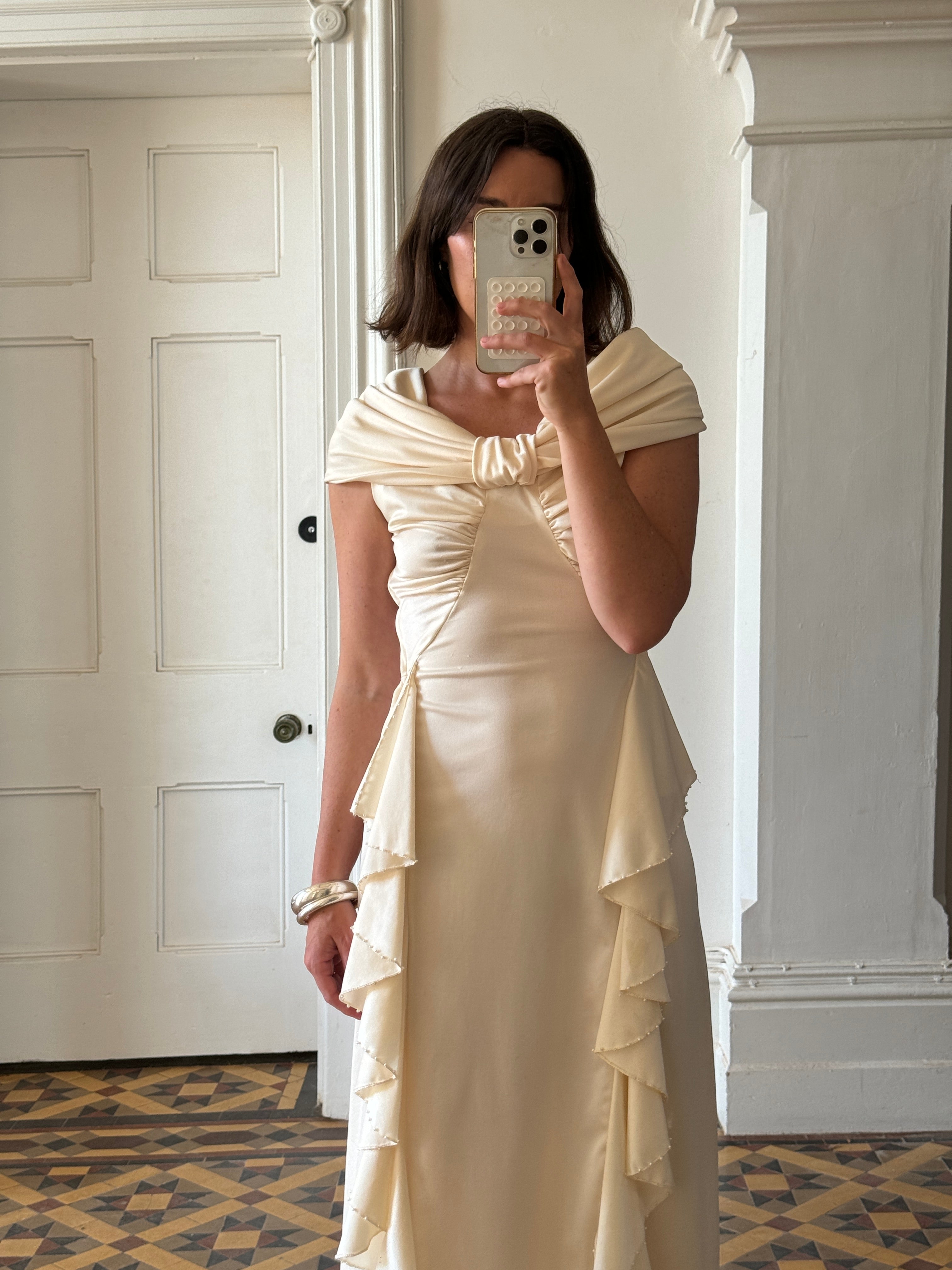 Vintage Stretch Ruffle Boat Neck Wedding Dress