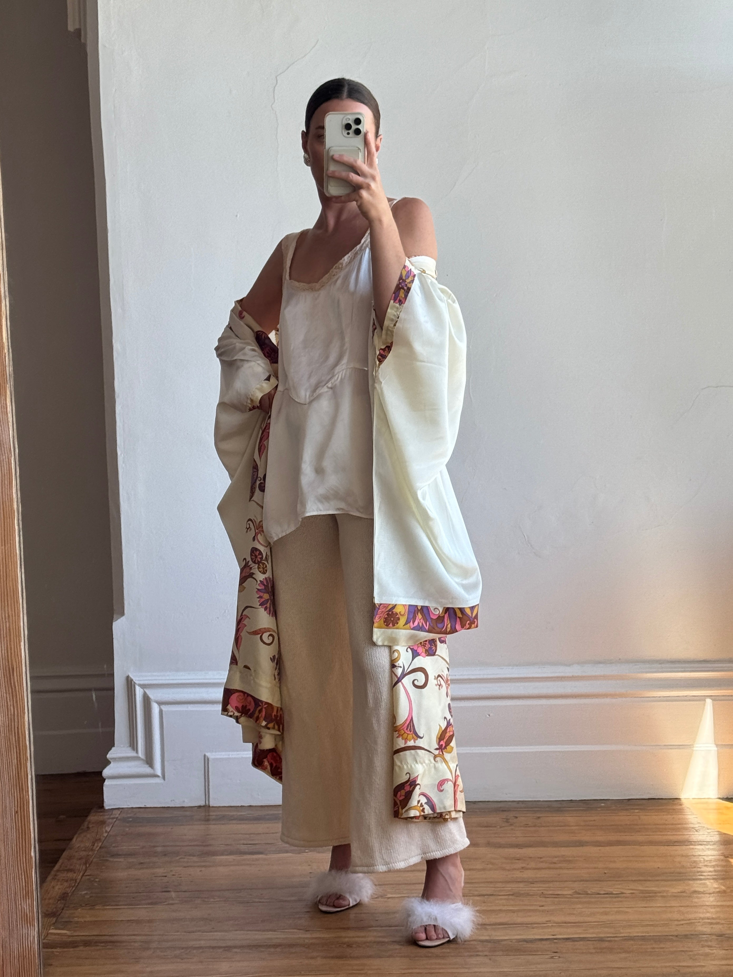 Vintage 70s Cream Oriental Floral Robe