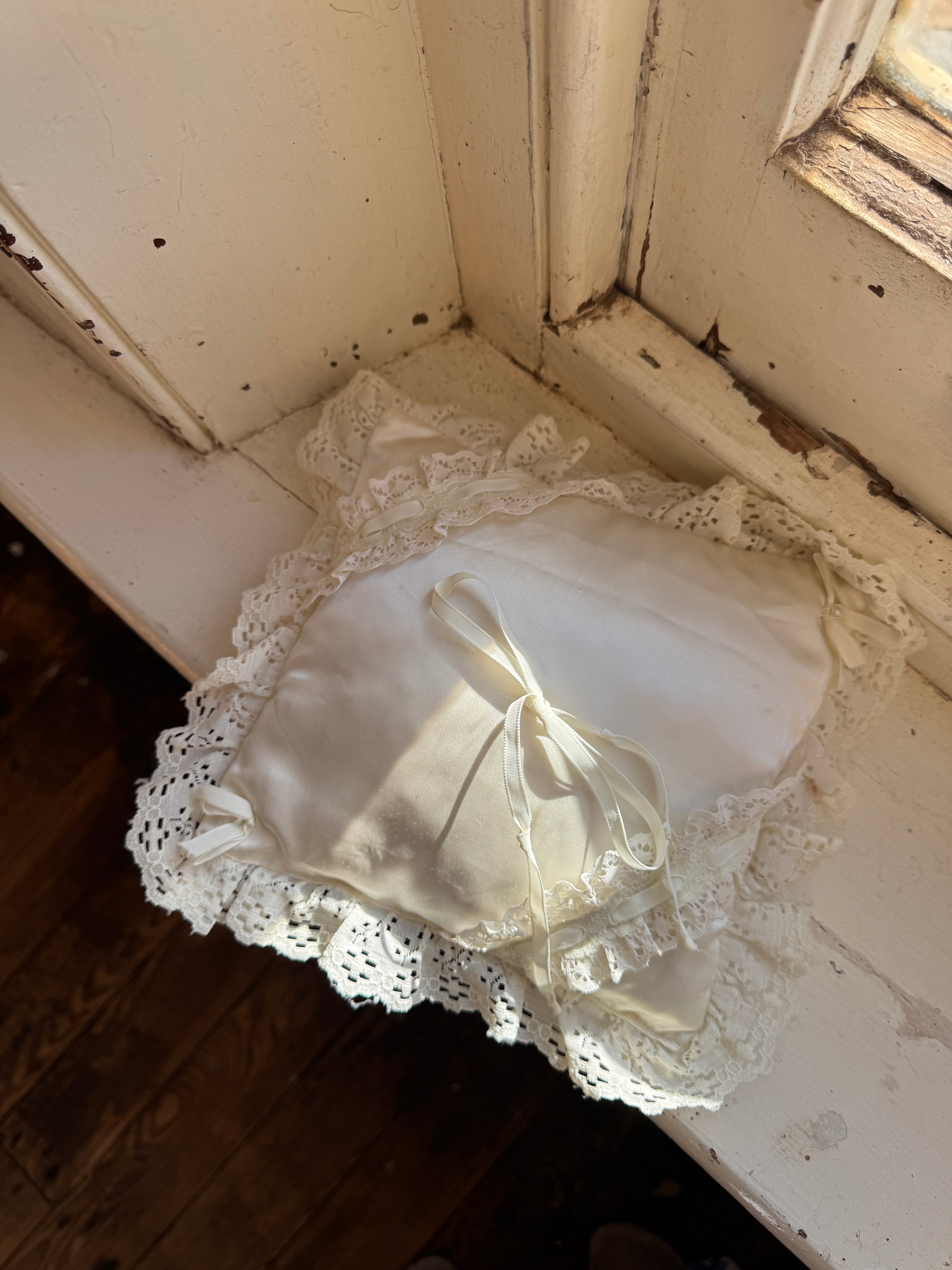 Vintage 70s Lace Ring Cushion
