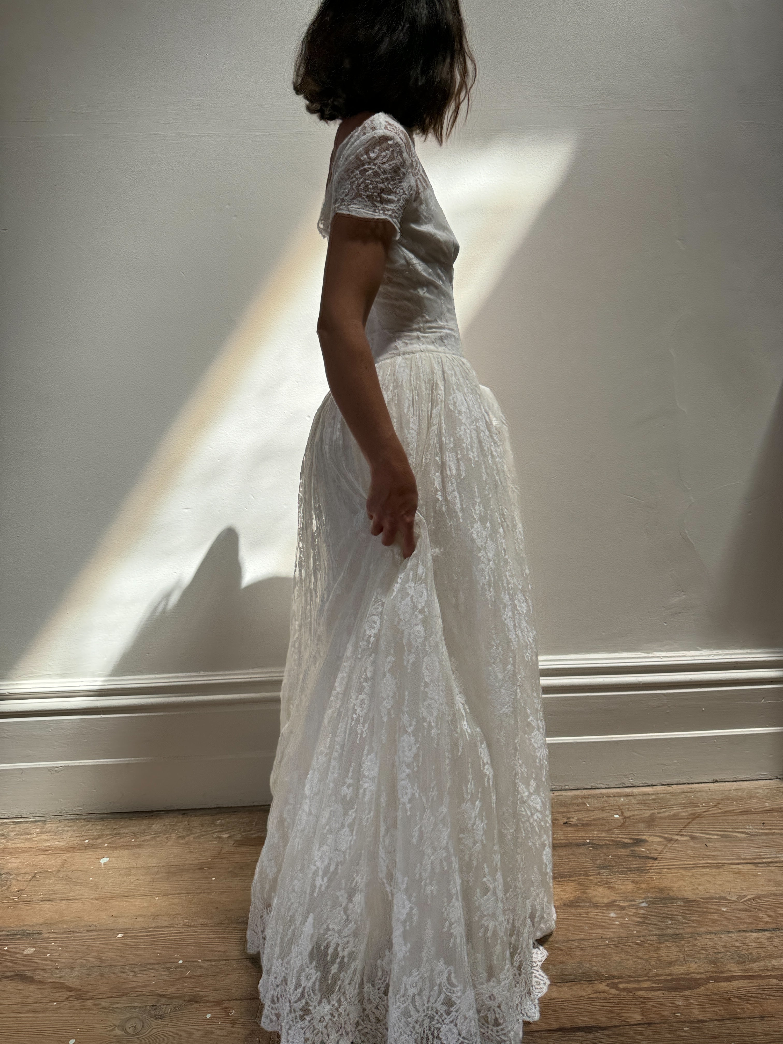 Vintage Scalloped Lace Princess Tulle Wedding Gown