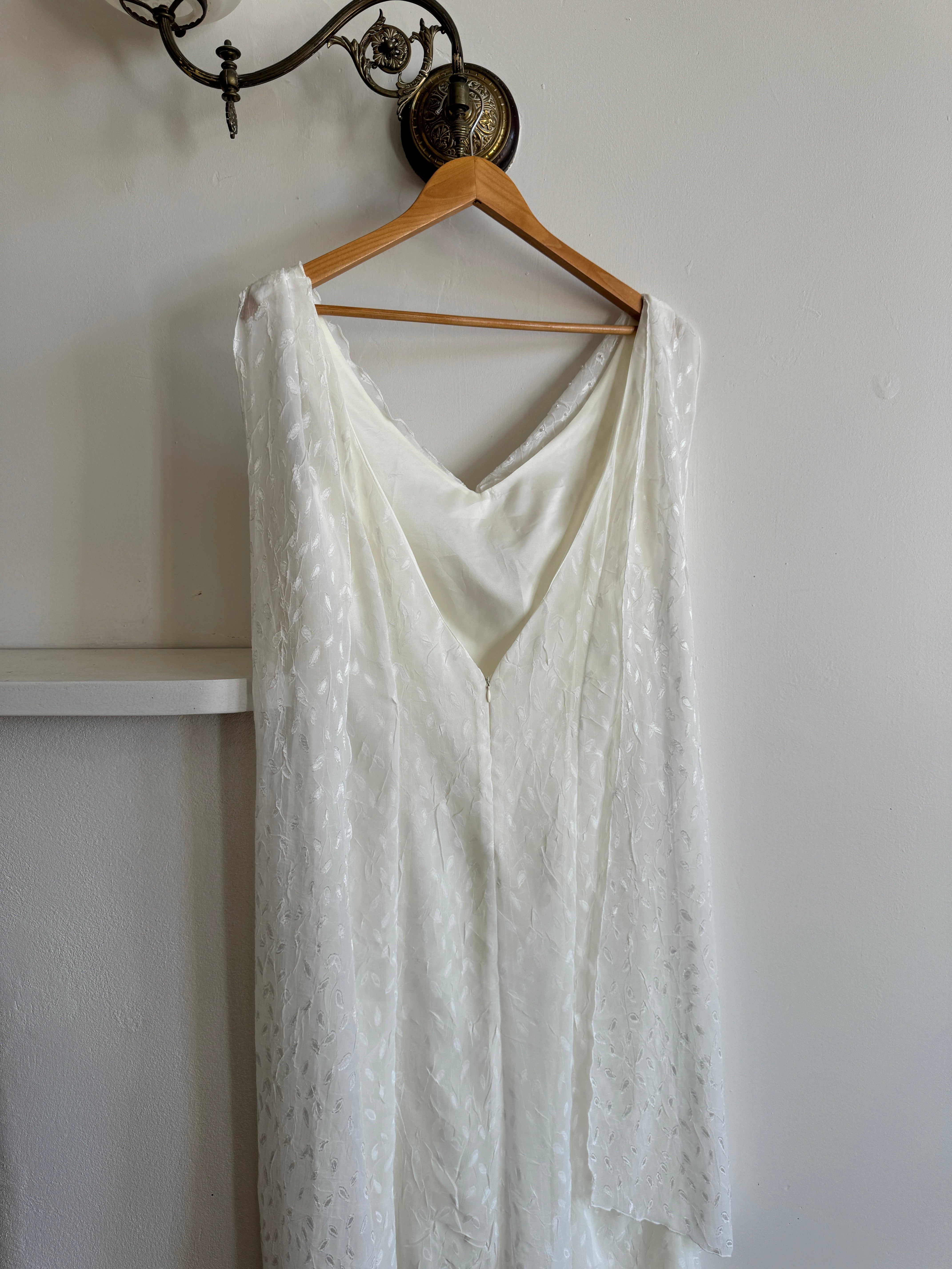 Vintage V Neck Sheer Vine Wedding Dress