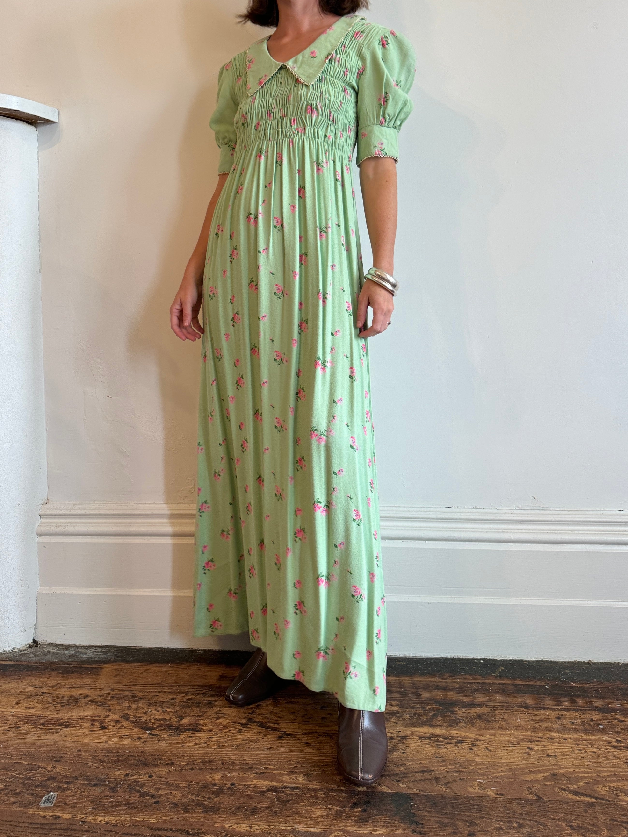 Vintage 70s Petite Floral Collared Maxi Dress